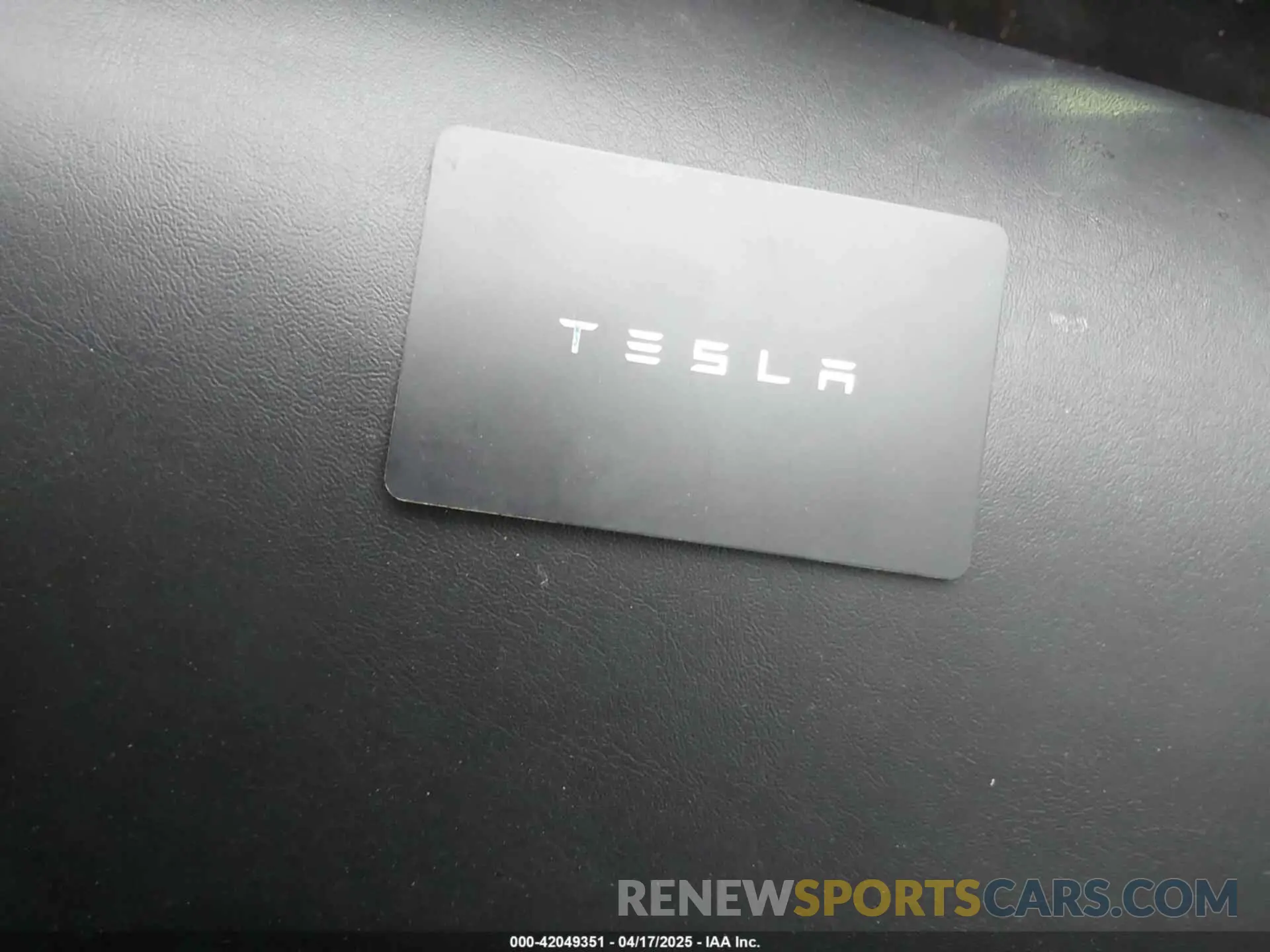 11 fotografías del automóvil dañado 5YJ3E1EB1KF388052 TESLA MODEL 3 2019