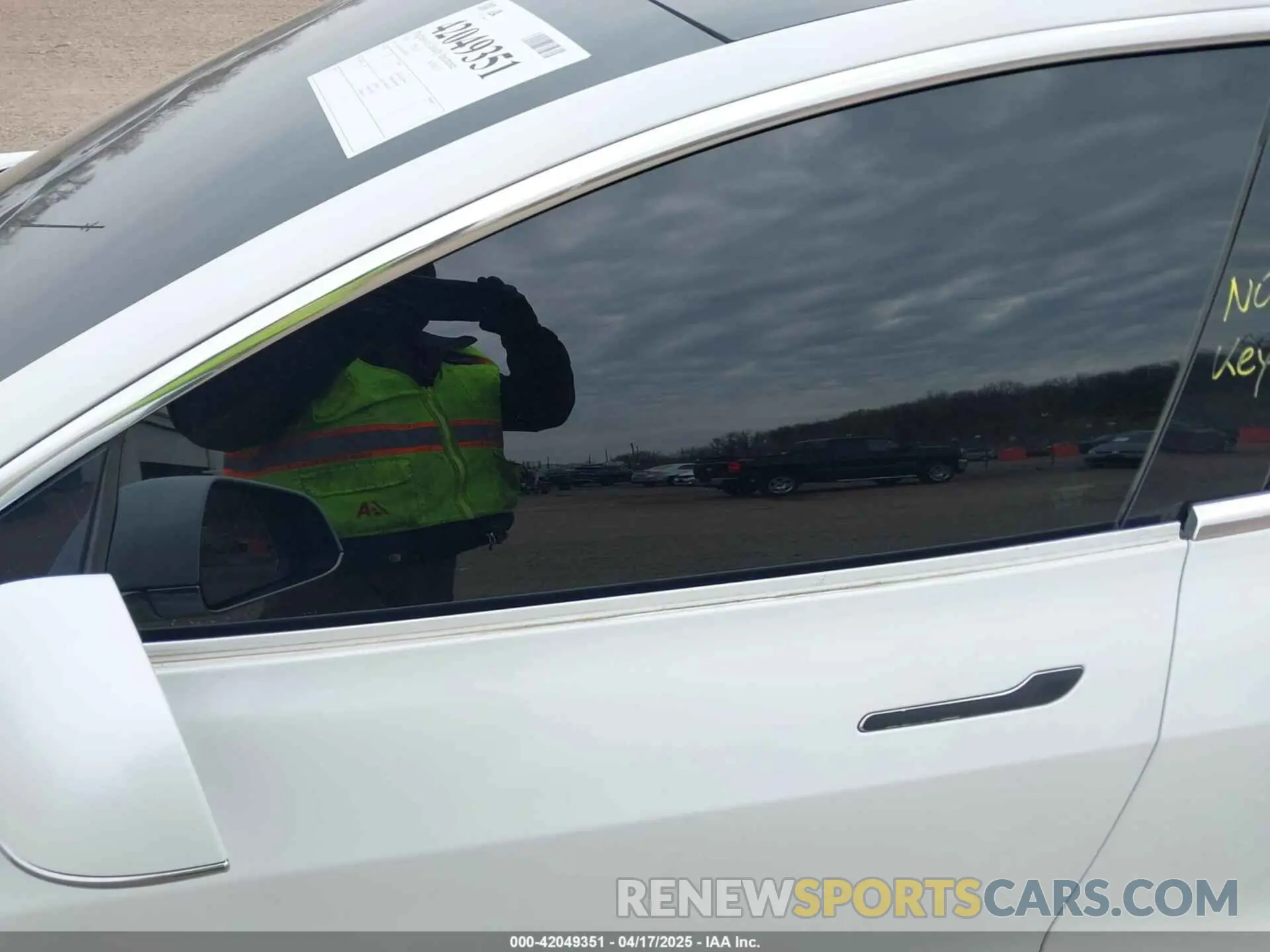 6 fotografías del automóvil dañado 5YJ3E1EB1KF388052 TESLA MODEL 3 2019