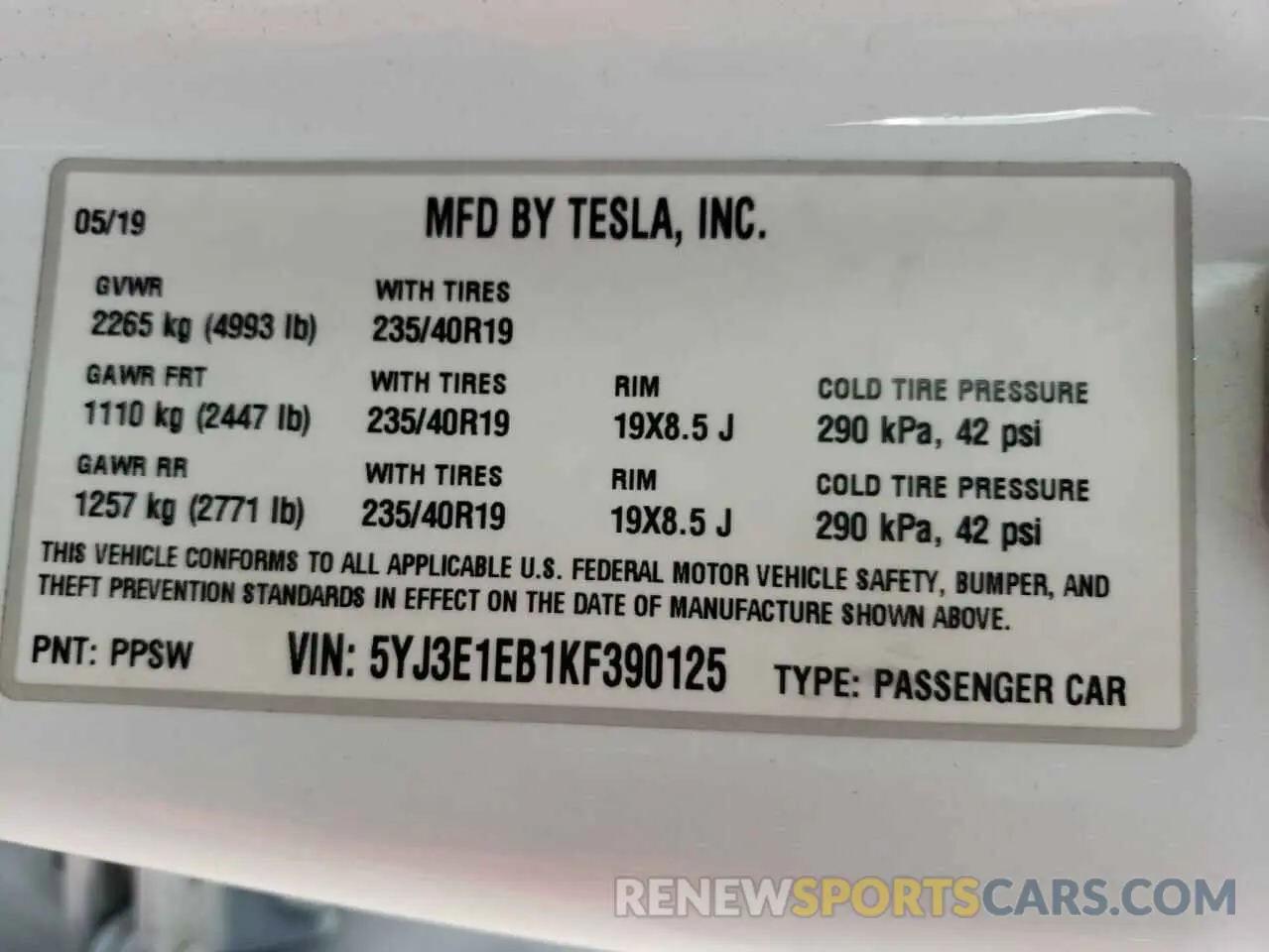 10 fotografías del automóvil dañado 5YJ3E1EB1KF390125 TESLA MODEL 3 2019