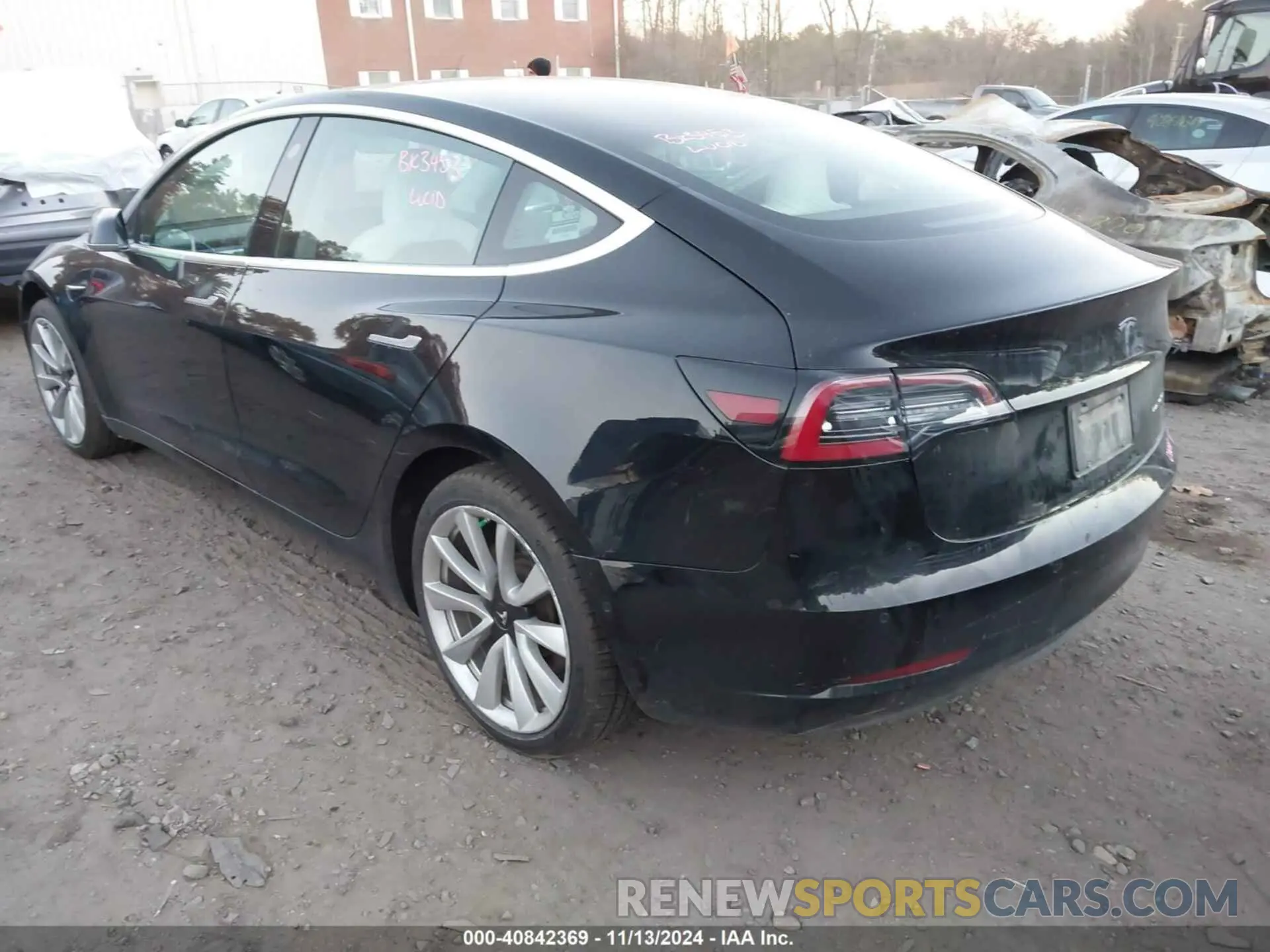 3 fotografías del automóvil dañado 5YJ3E1EB1KF391453 TESLA MODEL 3 2019