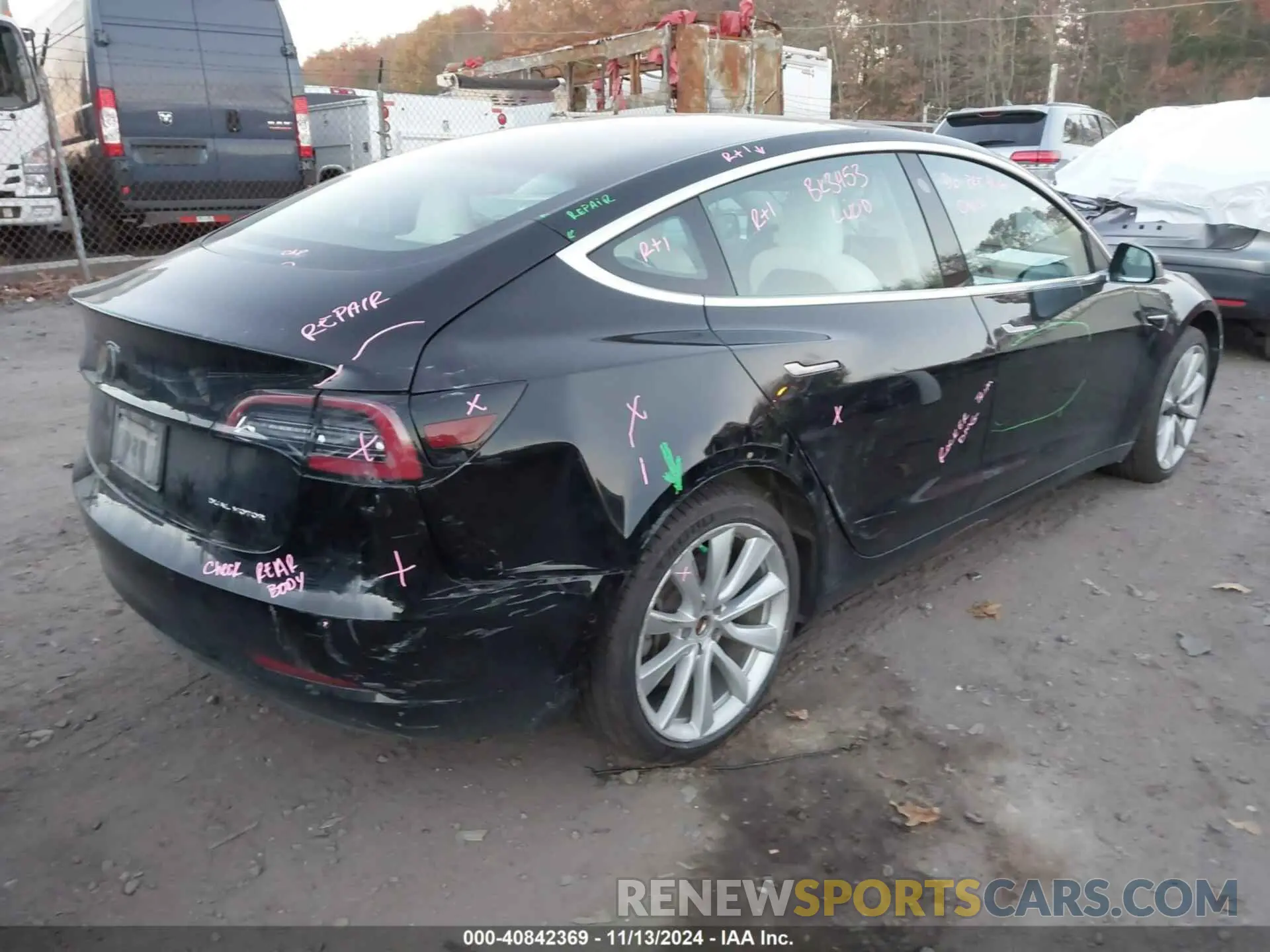 4 fotografías del automóvil dañado 5YJ3E1EB1KF391453 TESLA MODEL 3 2019