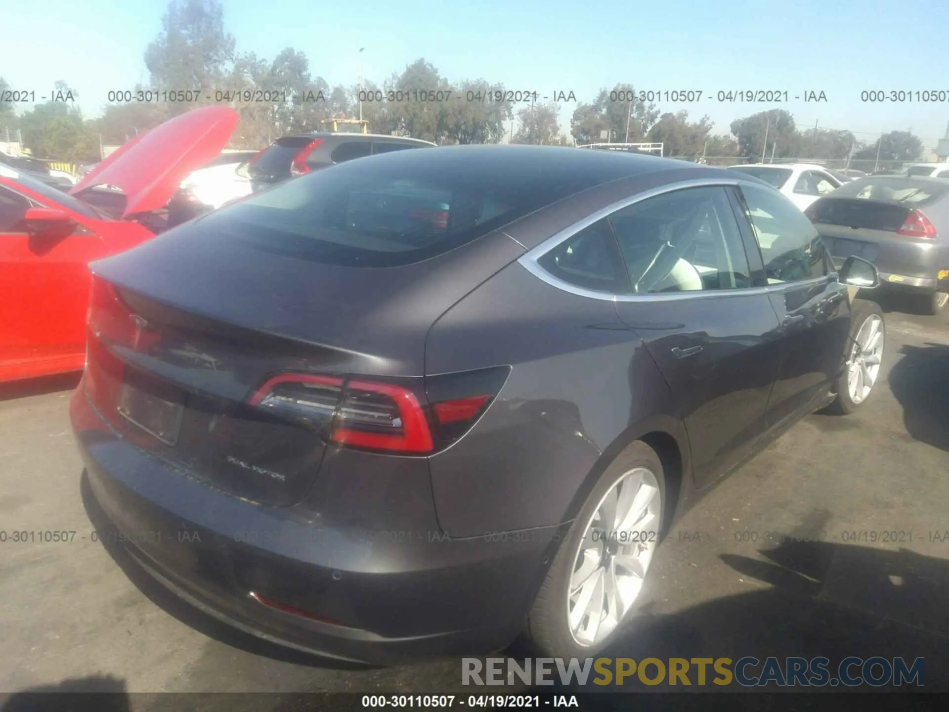4 fotografías del automóvil dañado 5YJ3E1EB1KF391727 TESLA MODEL 3 2019