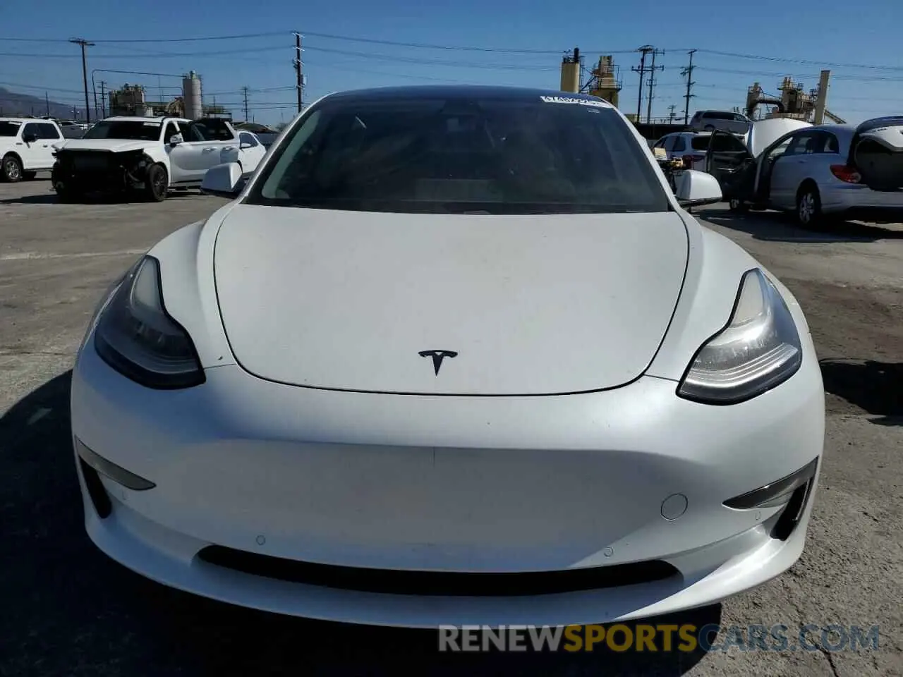5 fotografías del automóvil dañado 5YJ3E1EB1KF433510 TESLA MODEL 3 2019