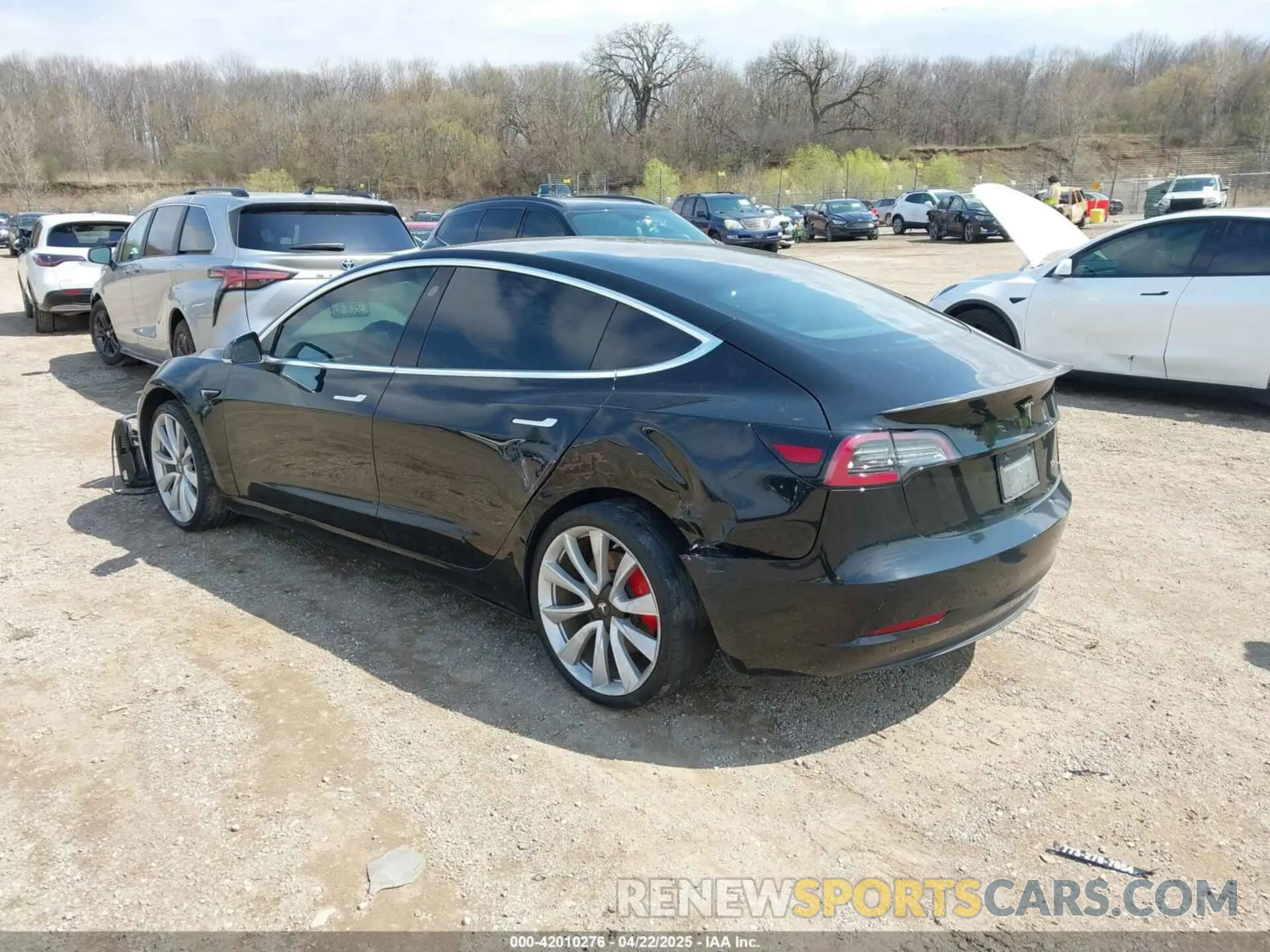 3 fotografías del automóvil dañado 5YJ3E1EB1KF438335 TESLA MODEL 3 2019