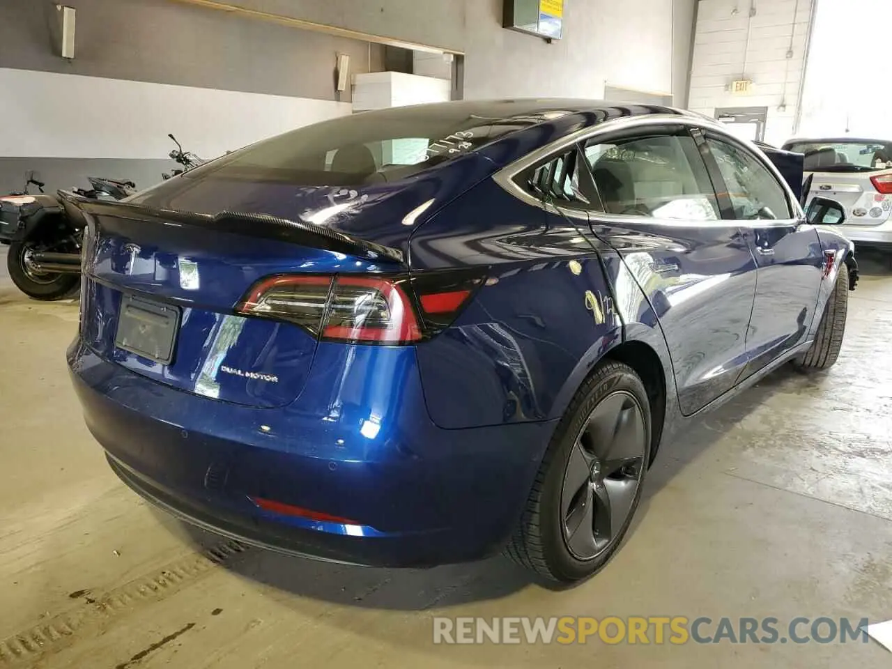 4 fotografías del automóvil dañado 5YJ3E1EB1KF442157 TESLA MODEL 3 2019