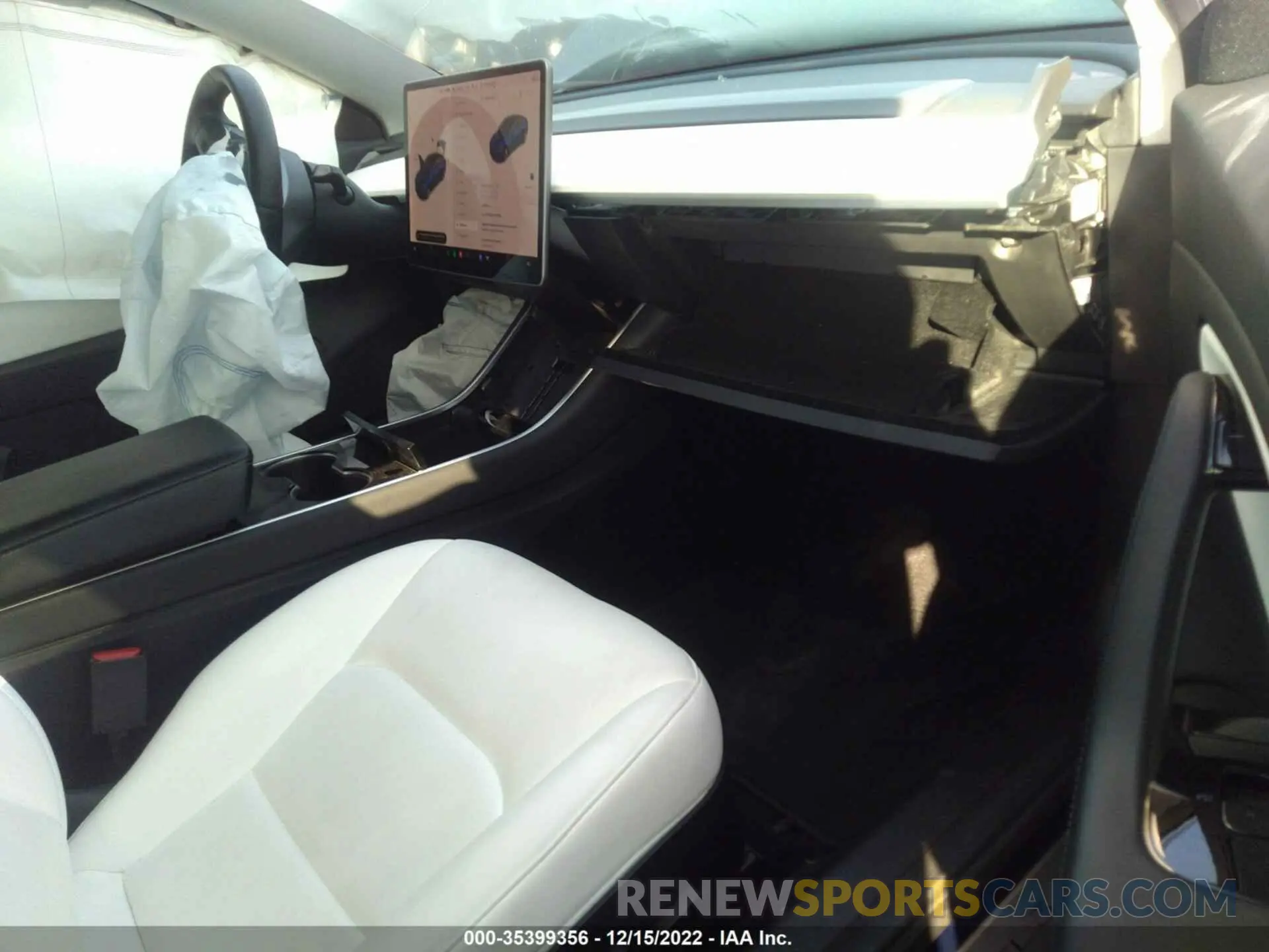 5 fotografías del automóvil dañado 5YJ3E1EB1KF477555 TESLA MODEL 3 2019