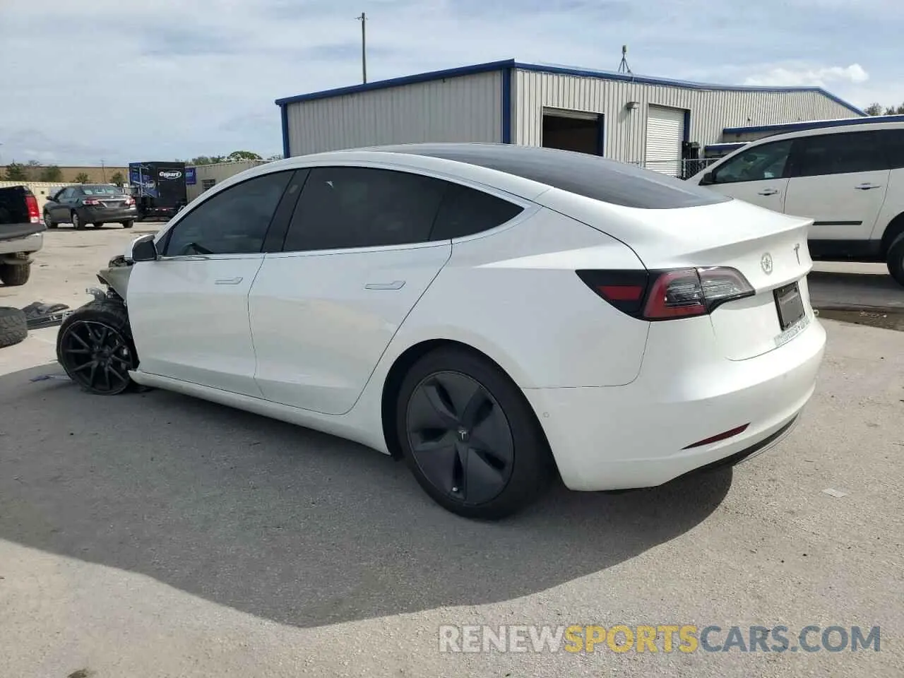 2 fotografías del automóvil dañado 5YJ3E1EB1KF494727 TESLA MODEL 3 2019