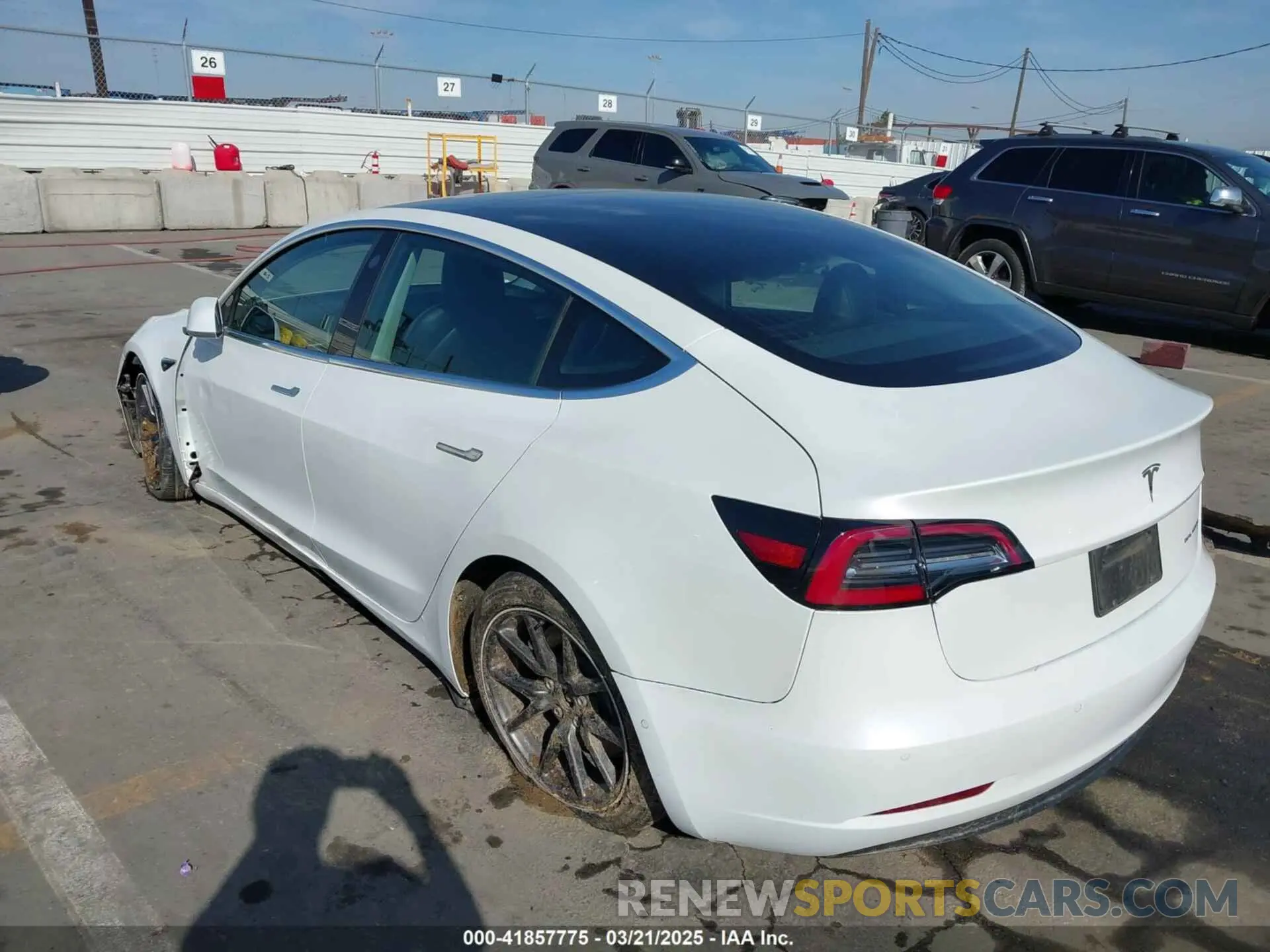 3 fotografías del automóvil dañado 5YJ3E1EB1KF510912 TESLA MODEL 3 2019