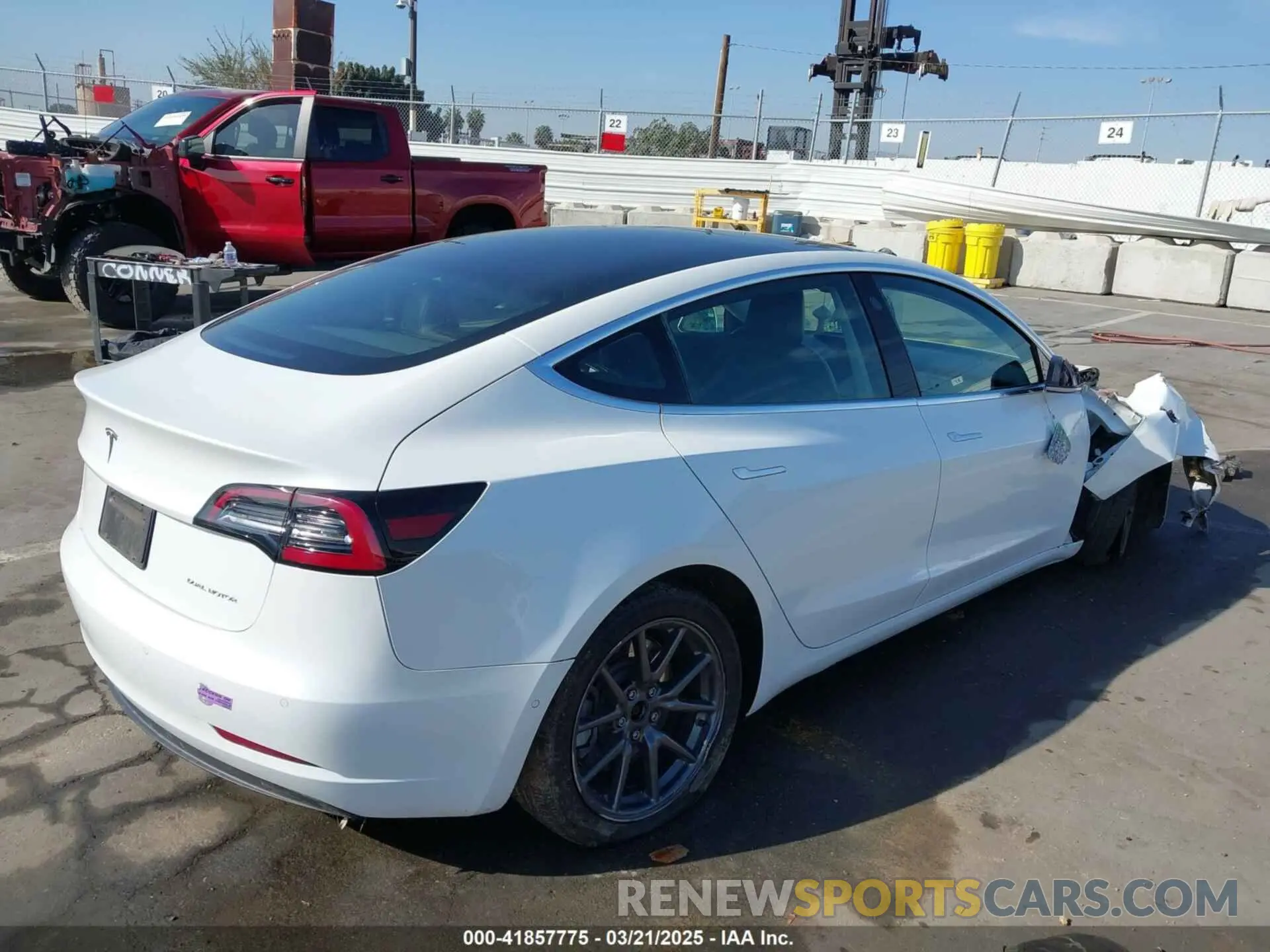 4 fotografías del automóvil dañado 5YJ3E1EB1KF510912 TESLA MODEL 3 2019