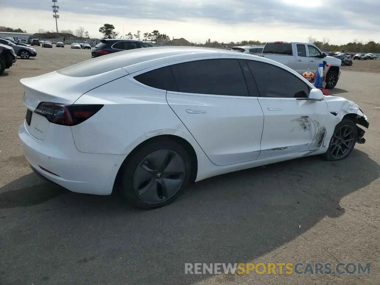 3 fotografías del automóvil dañado 5YJ3E1EB1KF513454 TESLA MODEL 3 2019