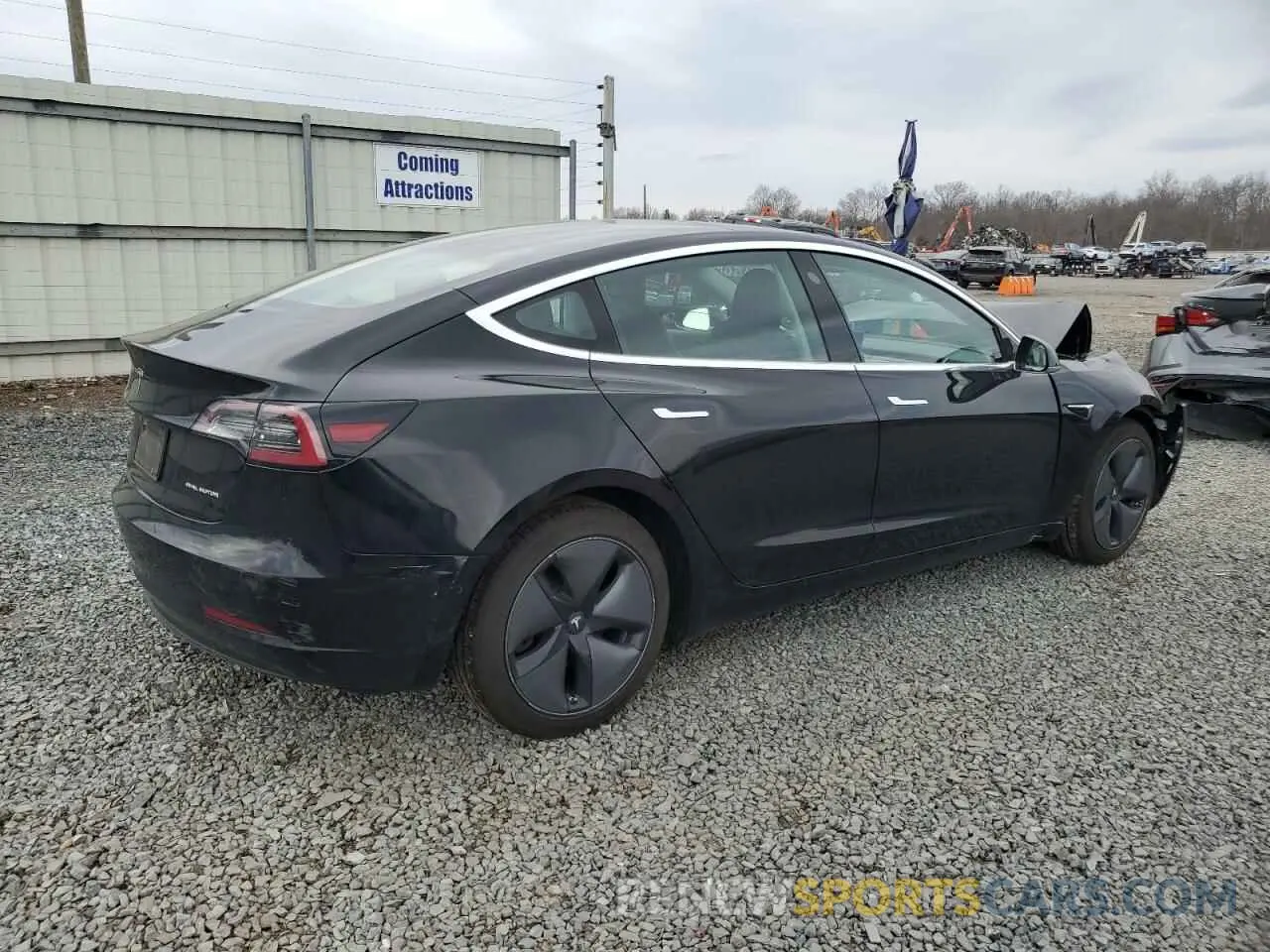 3 fotografías del automóvil dañado 5YJ3E1EB2KF197062 TESLA MODEL 3 2019