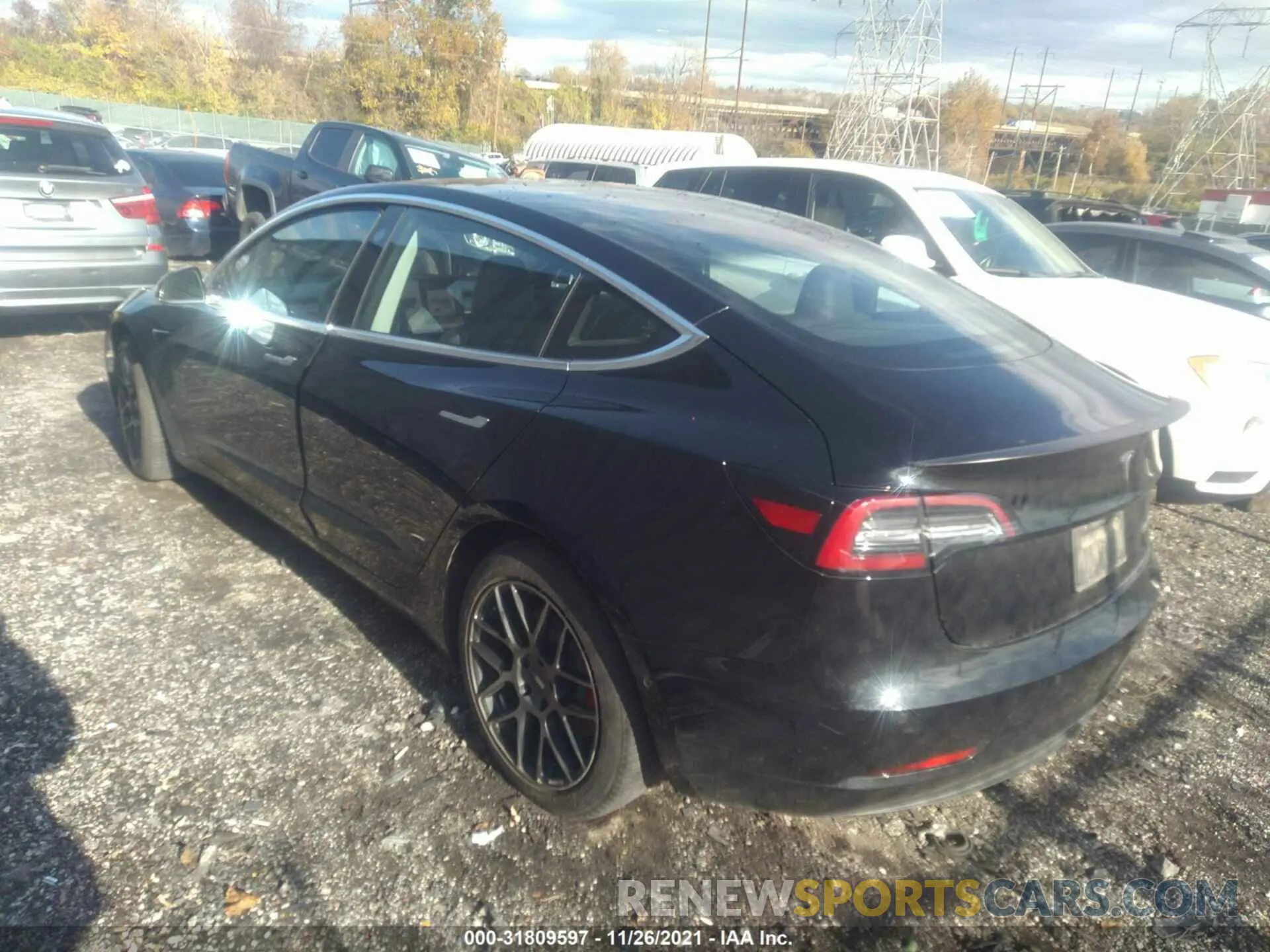 3 fotografías del automóvil dañado 5YJ3E1EB2KF213969 TESLA MODEL 3 2019