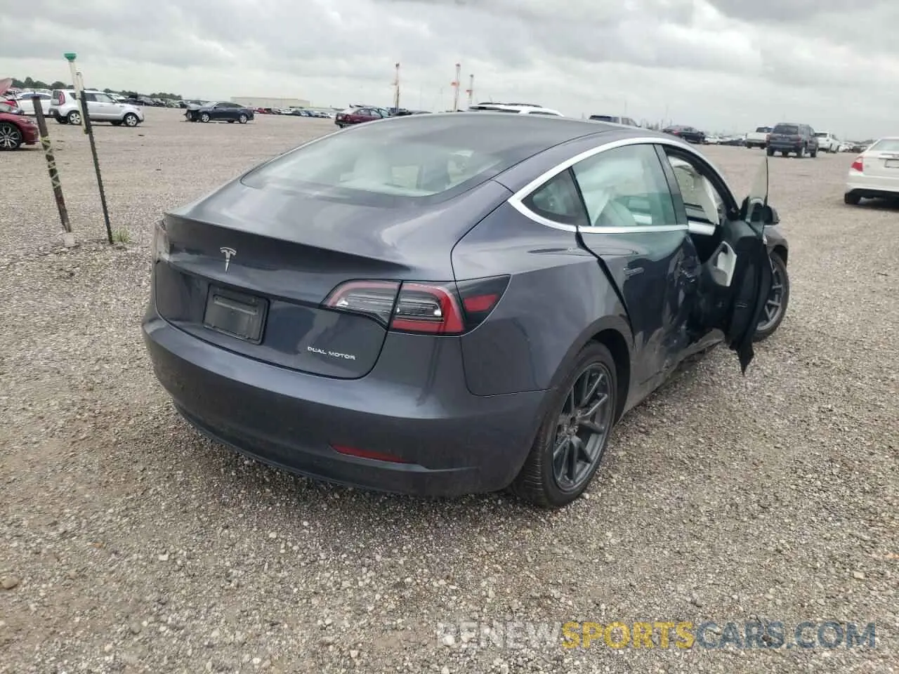 4 fotografías del automóvil dañado 5YJ3E1EB2KF365847 TESLA MODEL 3 2019