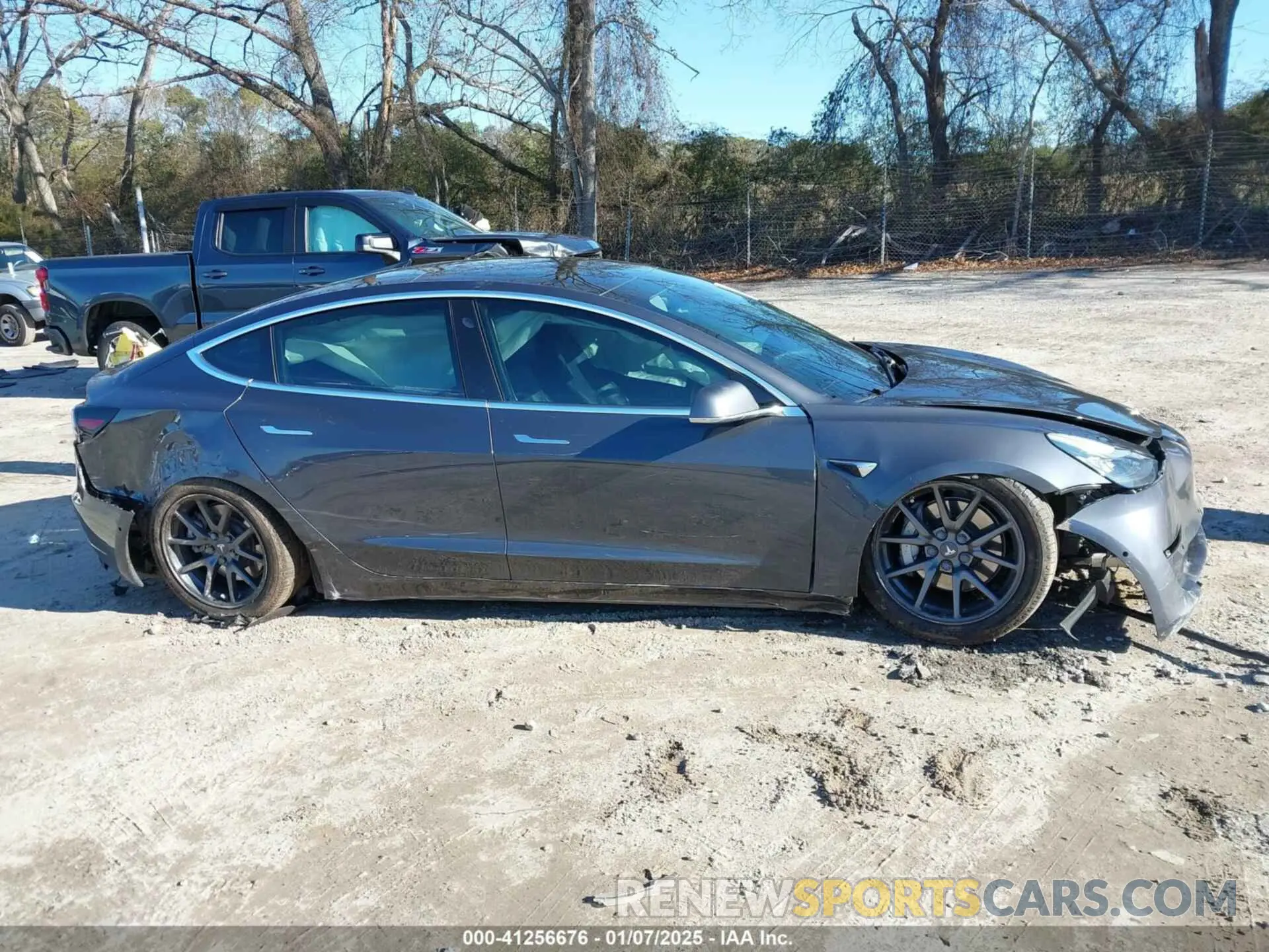 12 fotografías del automóvil dañado 5YJ3E1EB2KF385998 TESLA MODEL 3 2019