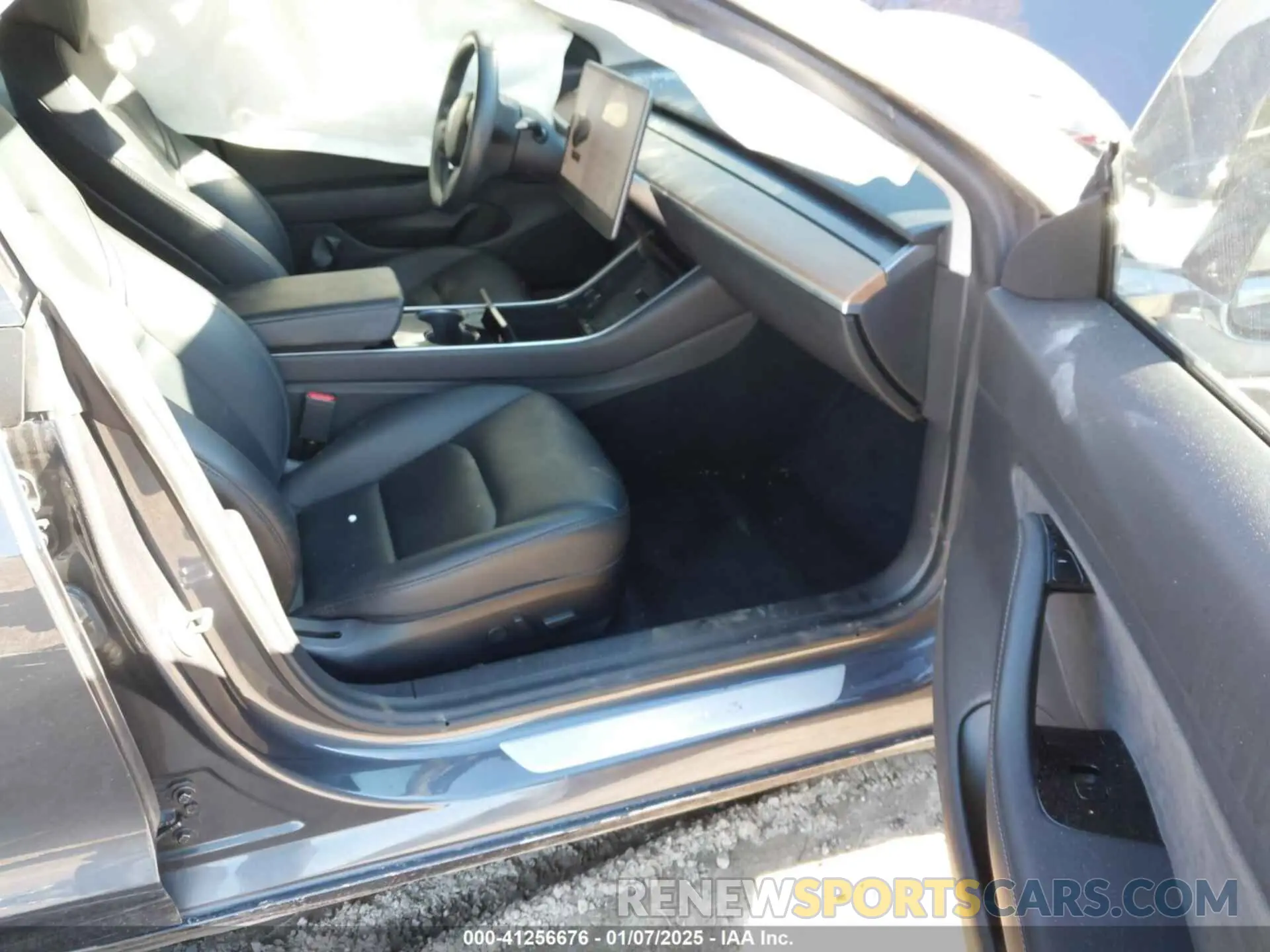 5 fotografías del automóvil dañado 5YJ3E1EB2KF385998 TESLA MODEL 3 2019