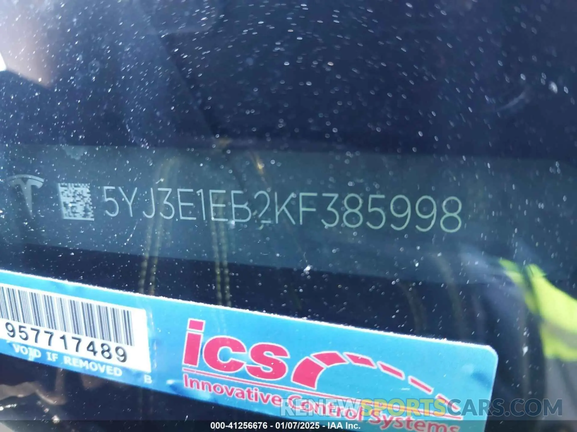 9 fotografías del automóvil dañado 5YJ3E1EB2KF385998 TESLA MODEL 3 2019