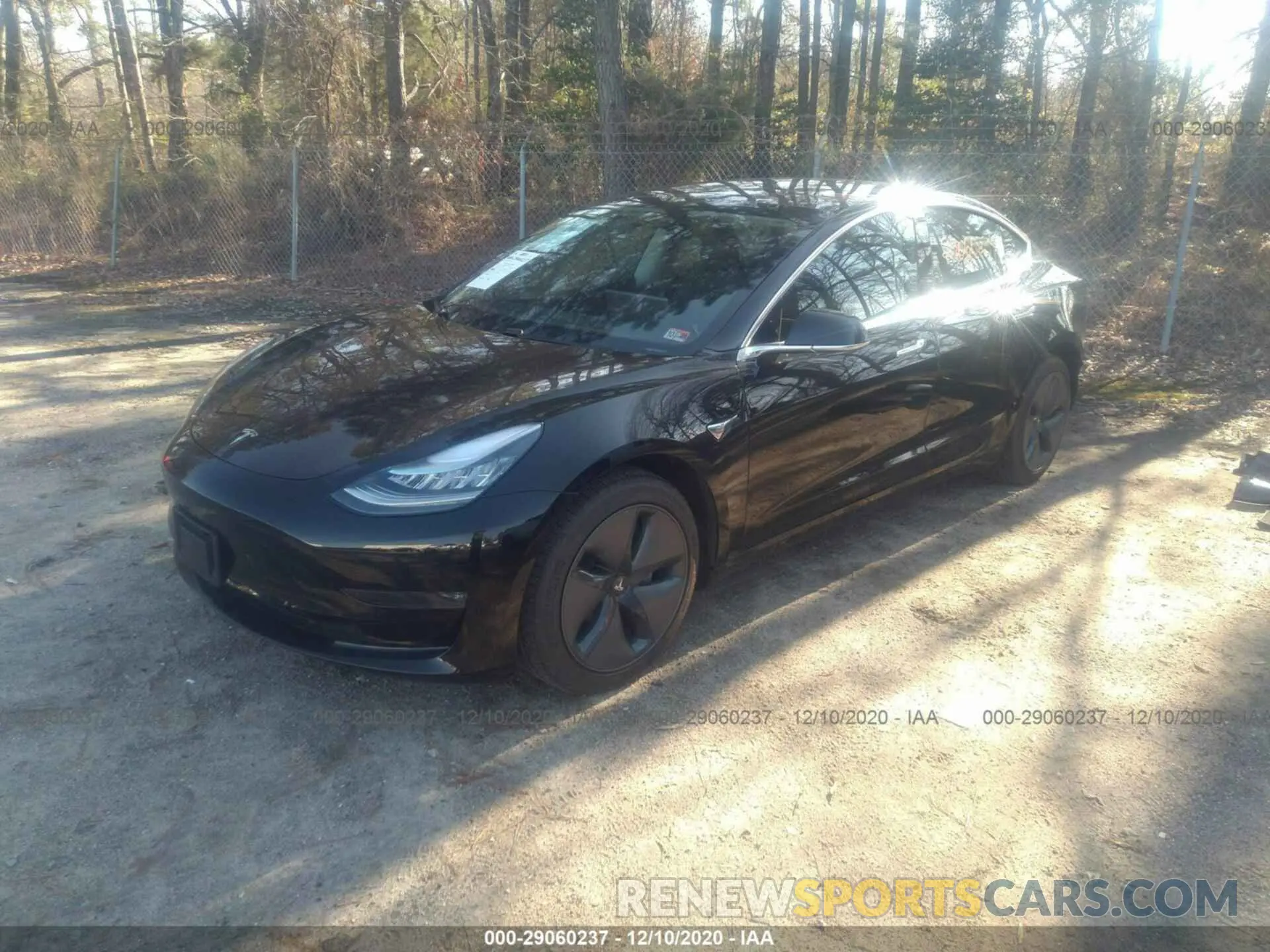2 fotografías del automóvil dañado 5YJ3E1EB2KF413265 TESLA MODEL 3 2019