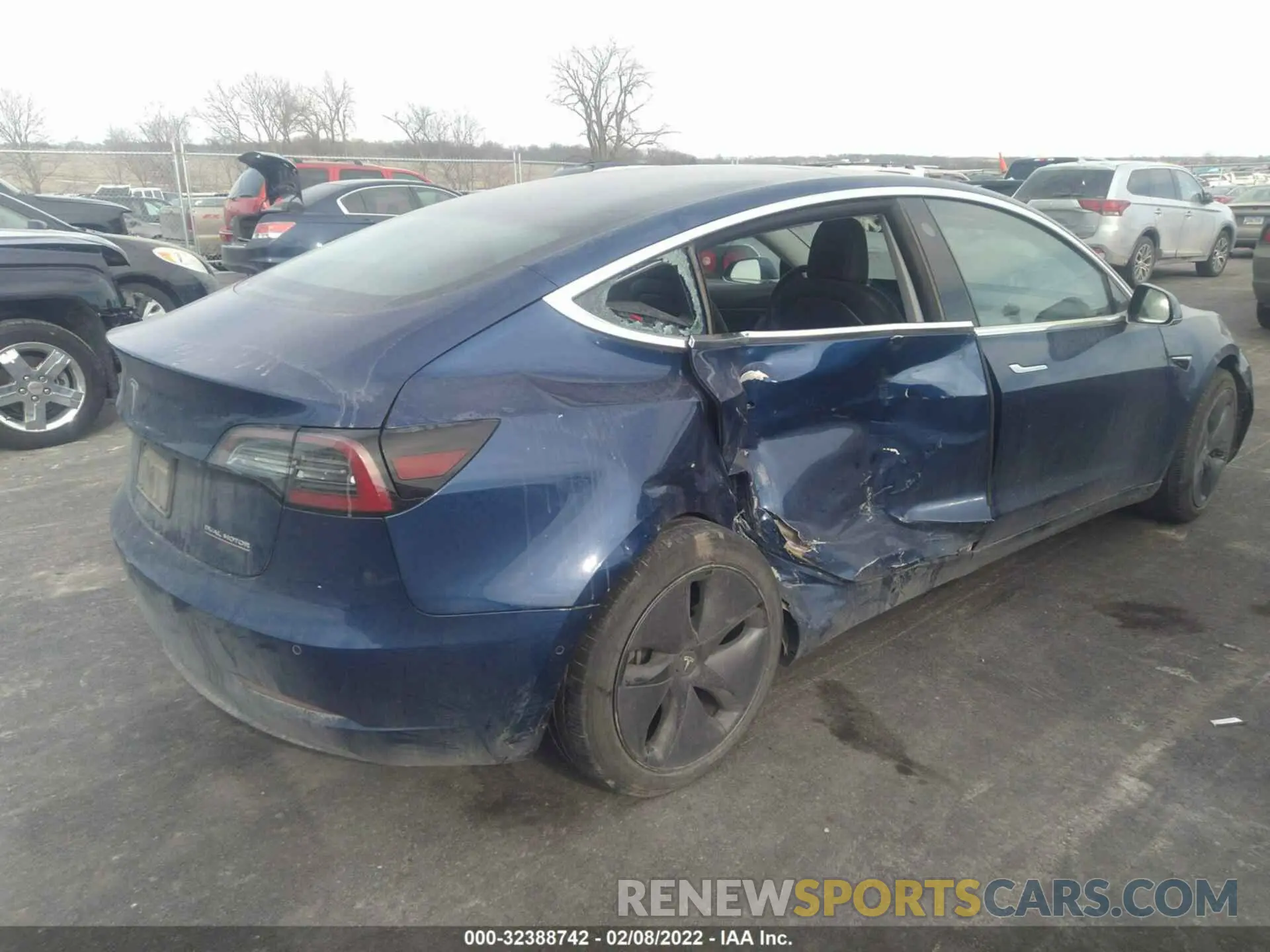 4 fotografías del automóvil dañado 5YJ3E1EB2KF418305 TESLA MODEL 3 2019