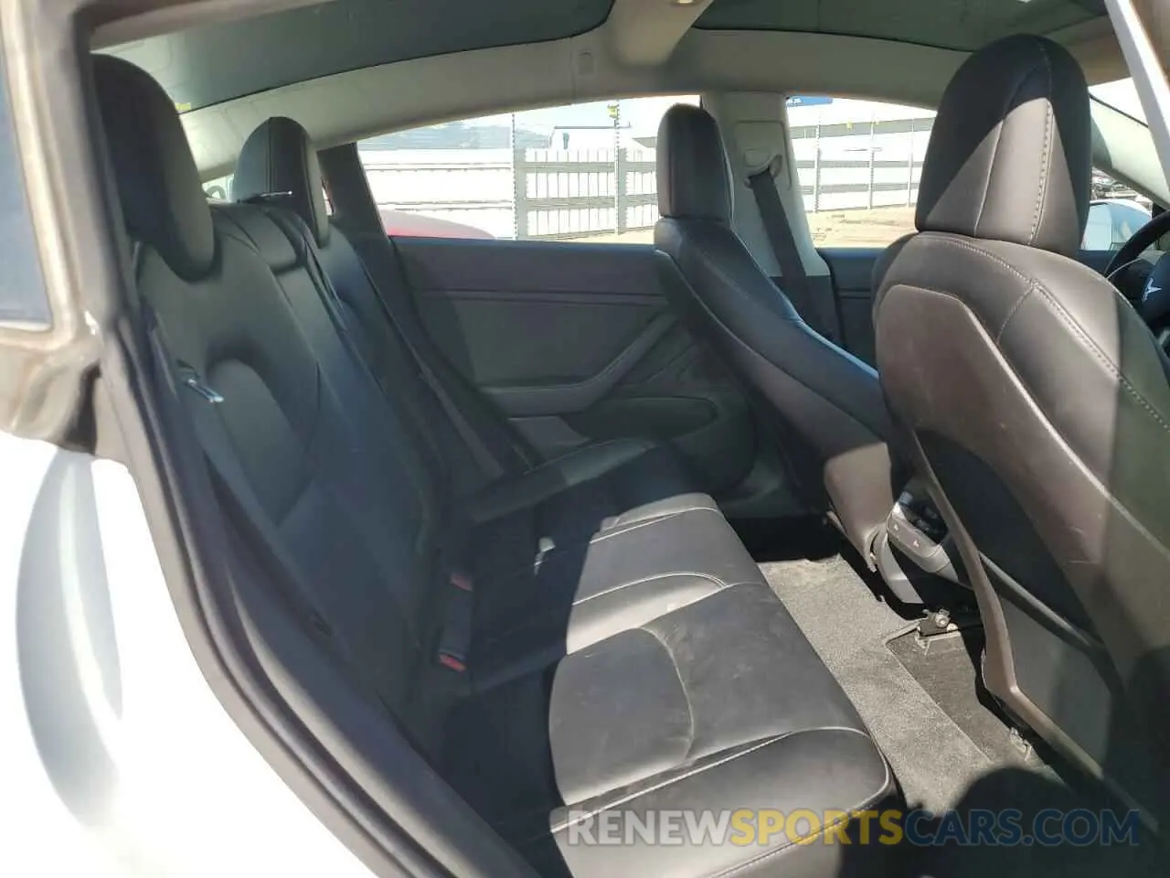 10 fotografías del automóvil dañado 5YJ3E1EB2KF437498 TESLA MODEL 3 2019