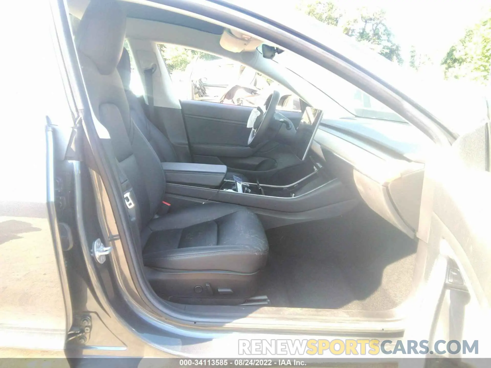 5 fotografías del automóvil dañado 5YJ3E1EB2KF441955 TESLA MODEL 3 2019