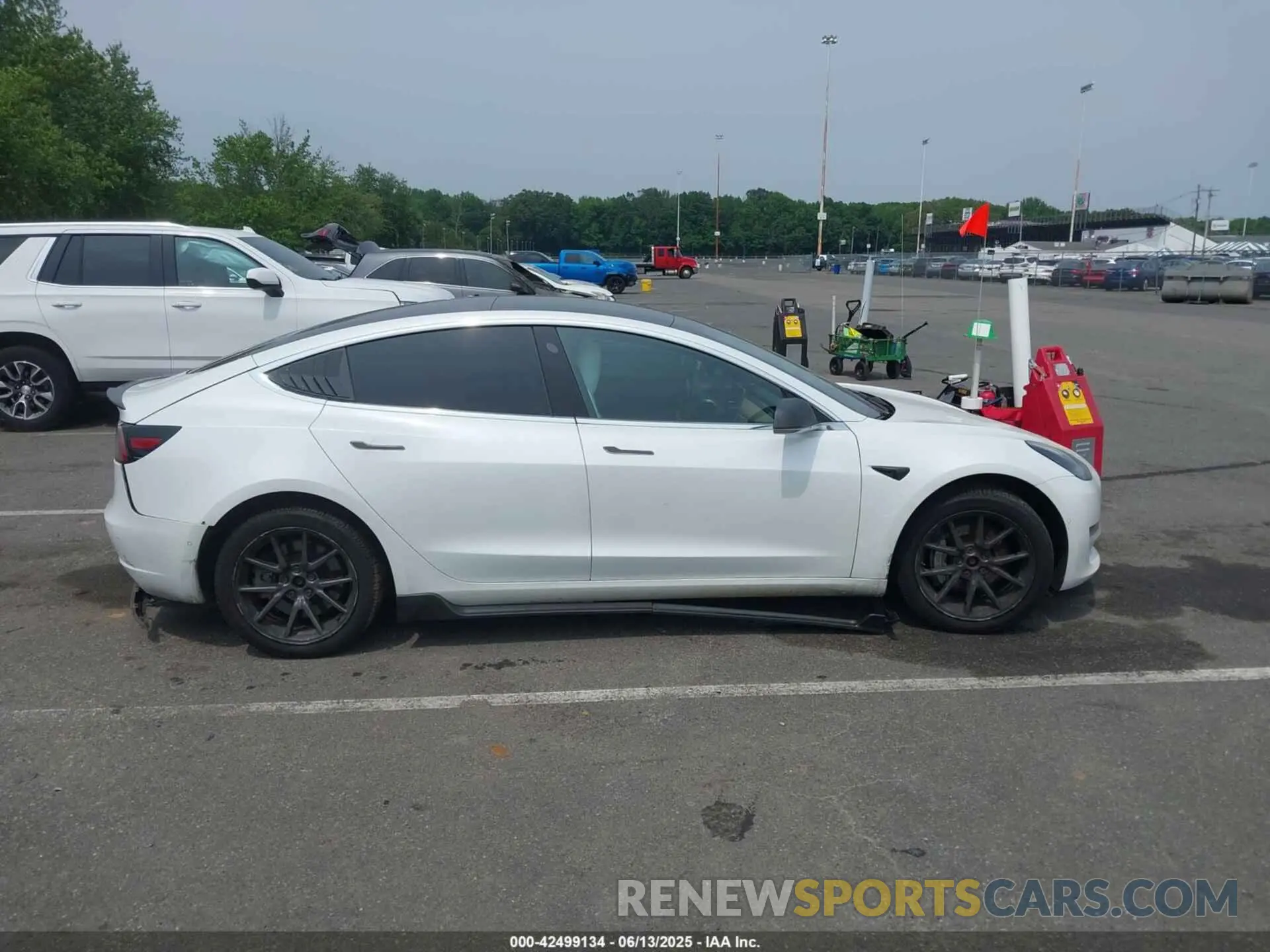 12 fotografías del automóvil dañado 5YJ3E1EB2KF452003 TESLA MODEL 3 2019