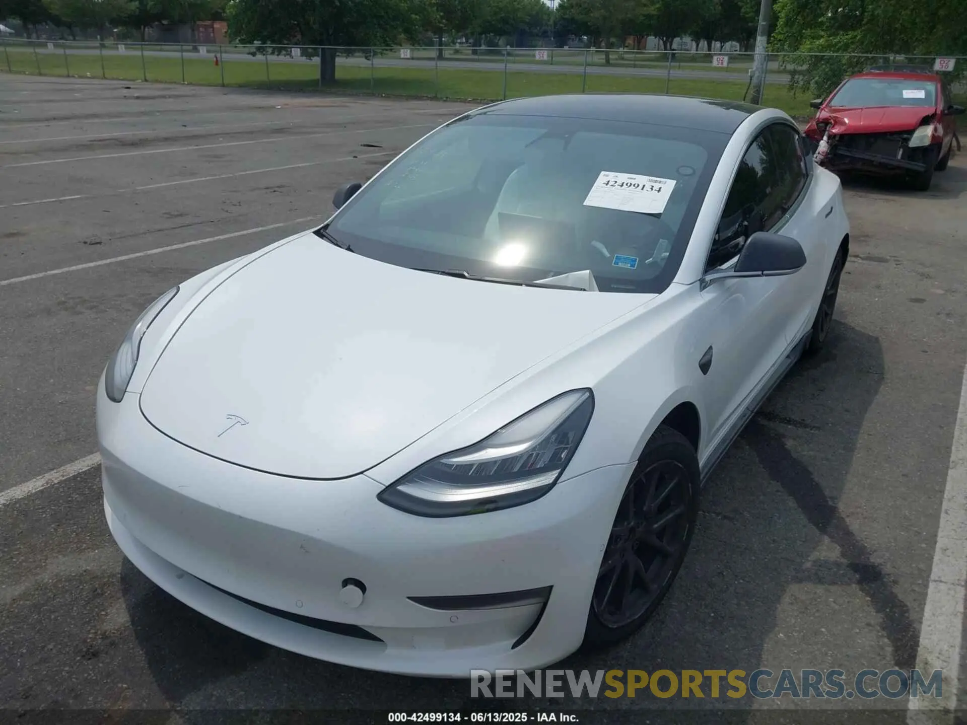 2 fotografías del automóvil dañado 5YJ3E1EB2KF452003 TESLA MODEL 3 2019