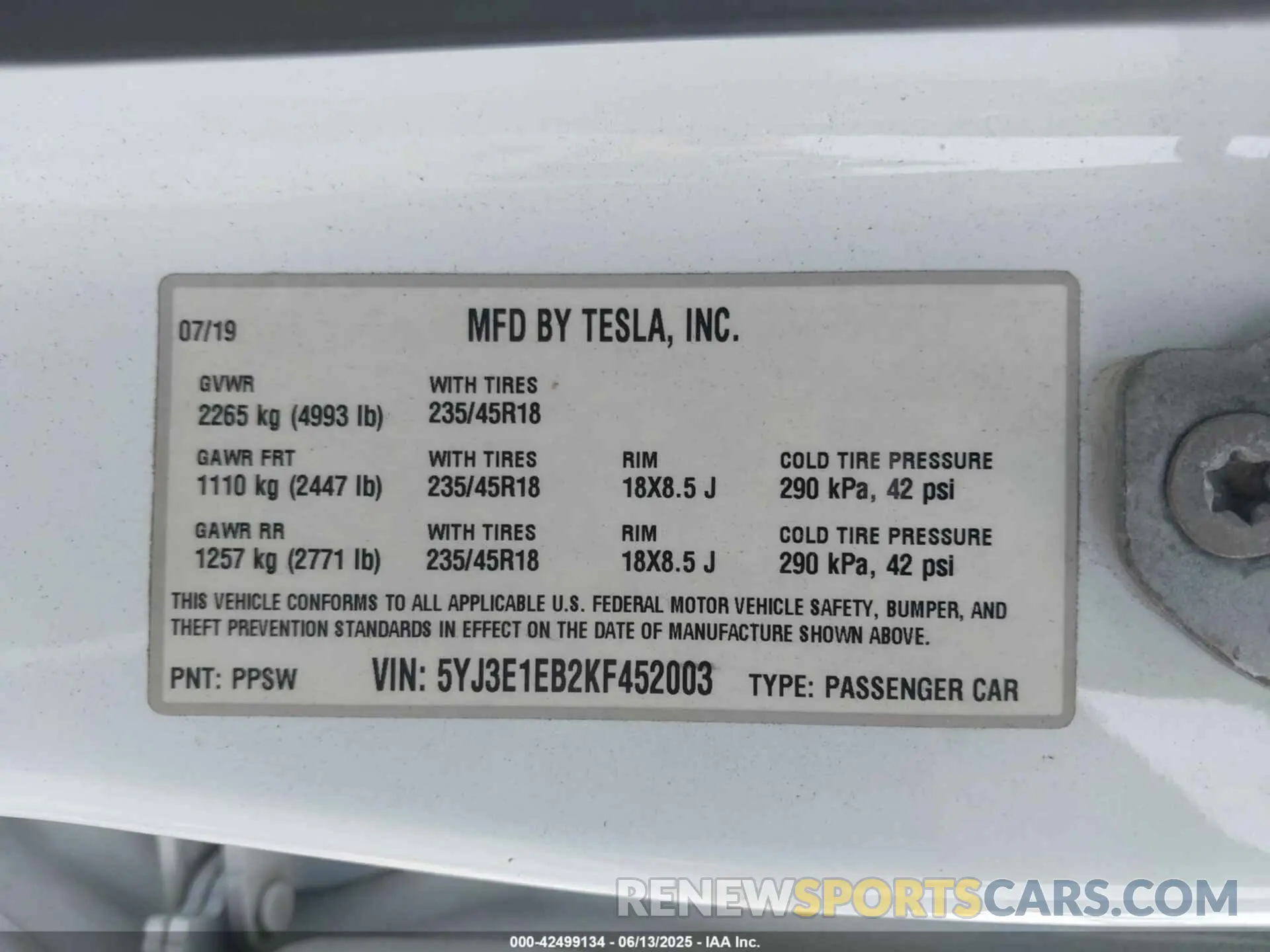 9 fotografías del automóvil dañado 5YJ3E1EB2KF452003 TESLA MODEL 3 2019