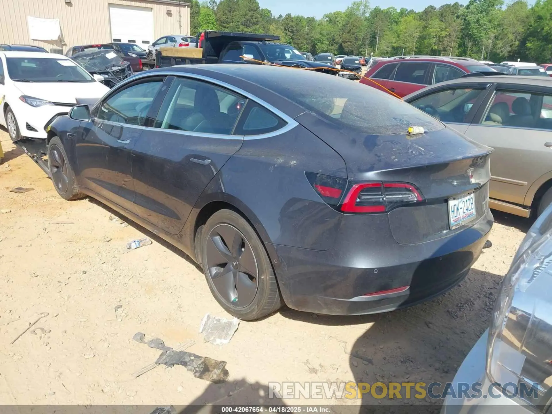 3 fotografías del automóvil dañado 5YJ3E1EB2KF510398 TESLA MODEL 3 2019