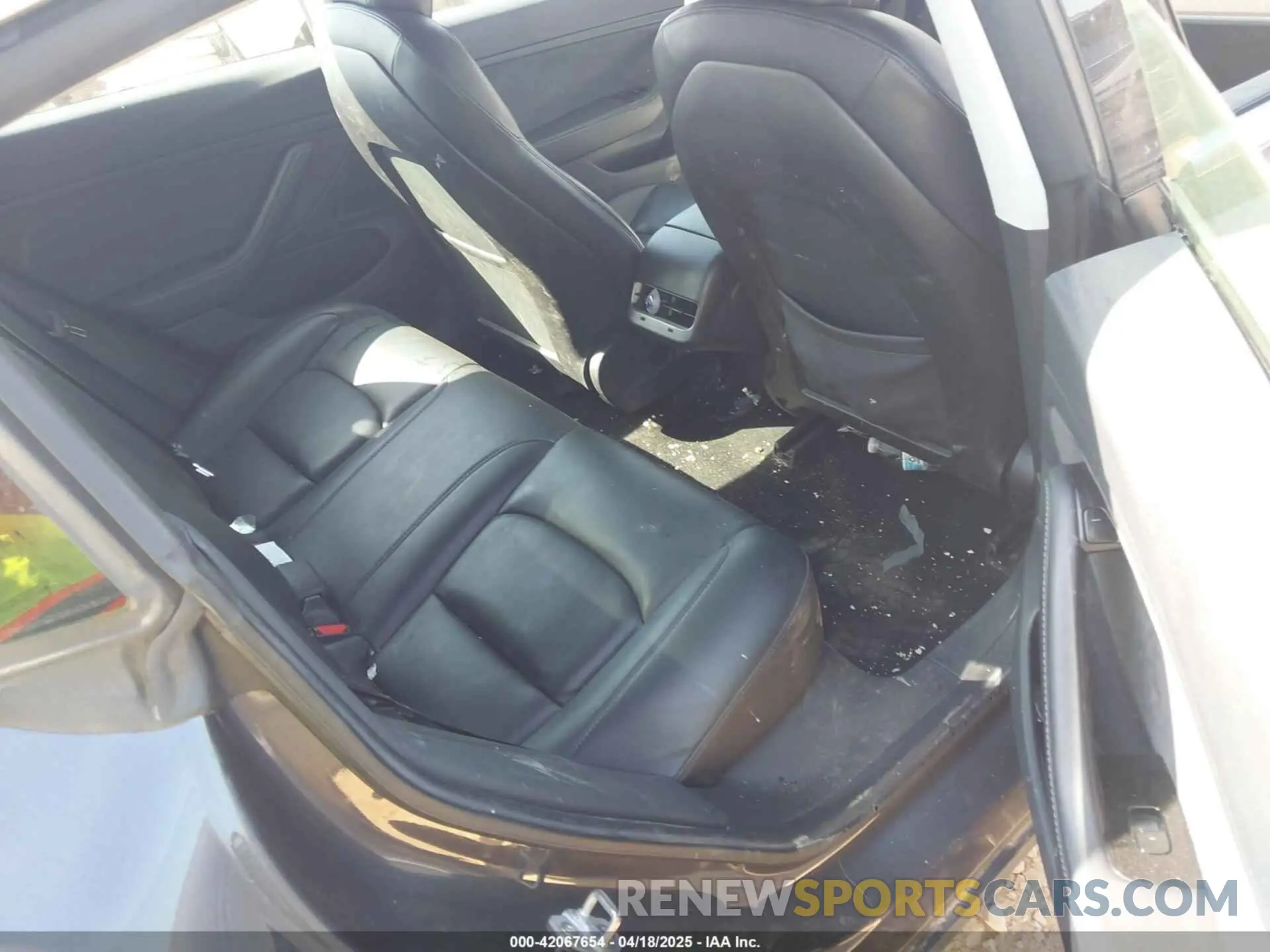 8 fotografías del automóvil dañado 5YJ3E1EB2KF510398 TESLA MODEL 3 2019