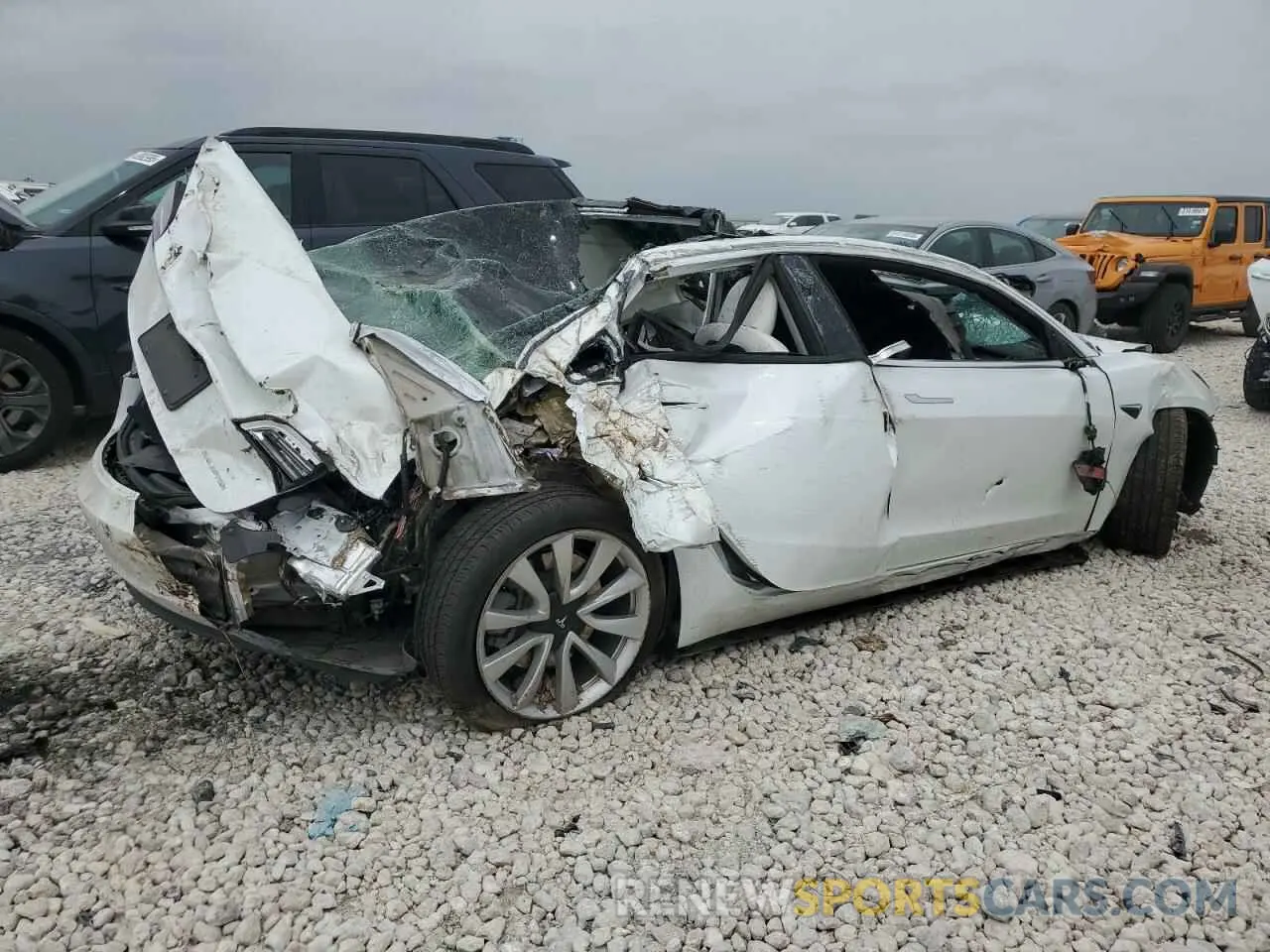 3 fotografías del automóvil dañado 5YJ3E1EB2KF513401 TESLA MODEL 3 2019