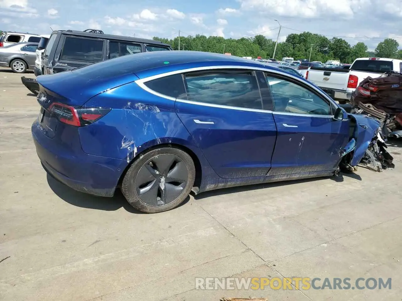 3 fotografías del automóvil dañado 5YJ3E1EB2KF533423 TESLA MODEL 3 2019