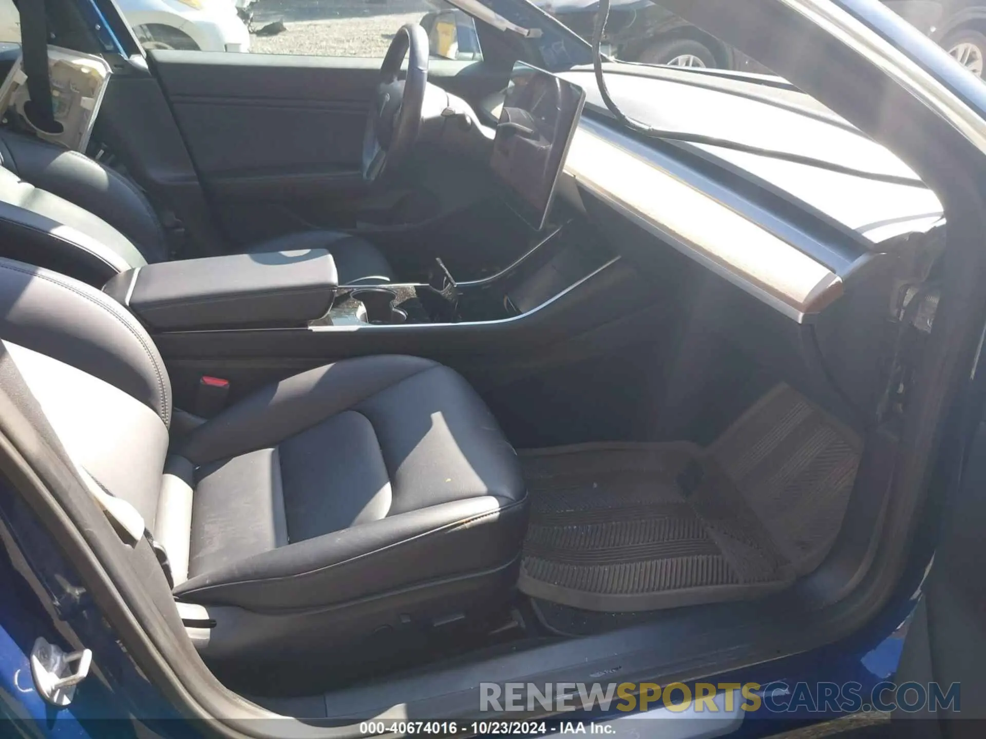 5 fotografías del automóvil dañado 5YJ3E1EB3KF193747 TESLA MODEL 3 2019