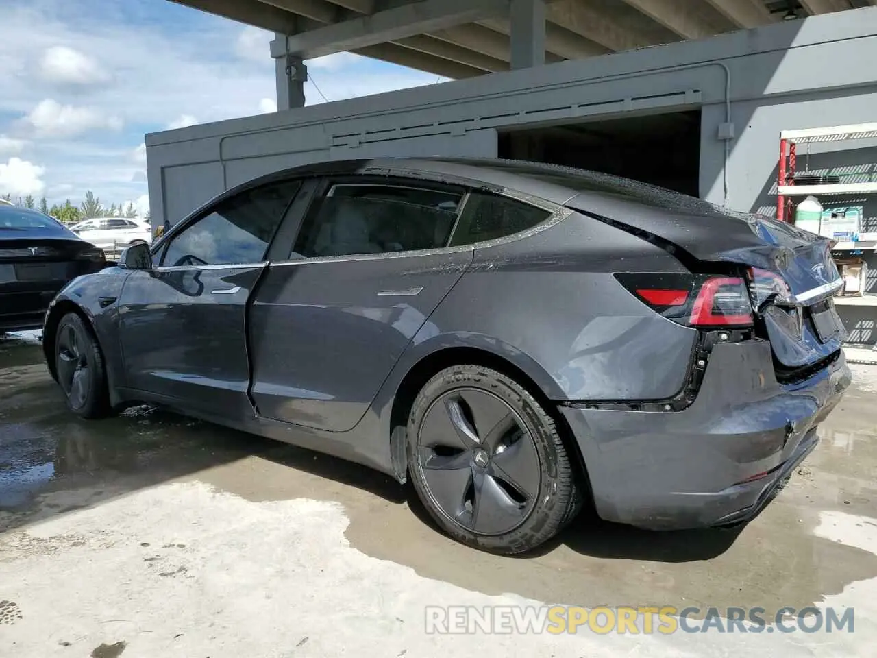 2 fotografías del automóvil dañado 5YJ3E1EB3KF195045 TESLA MODEL 3 2019