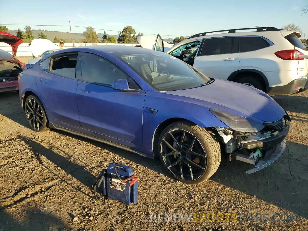4 fotografías del automóvil dañado 5YJ3E1EB3KF211762 TESLA MODEL 3 2019