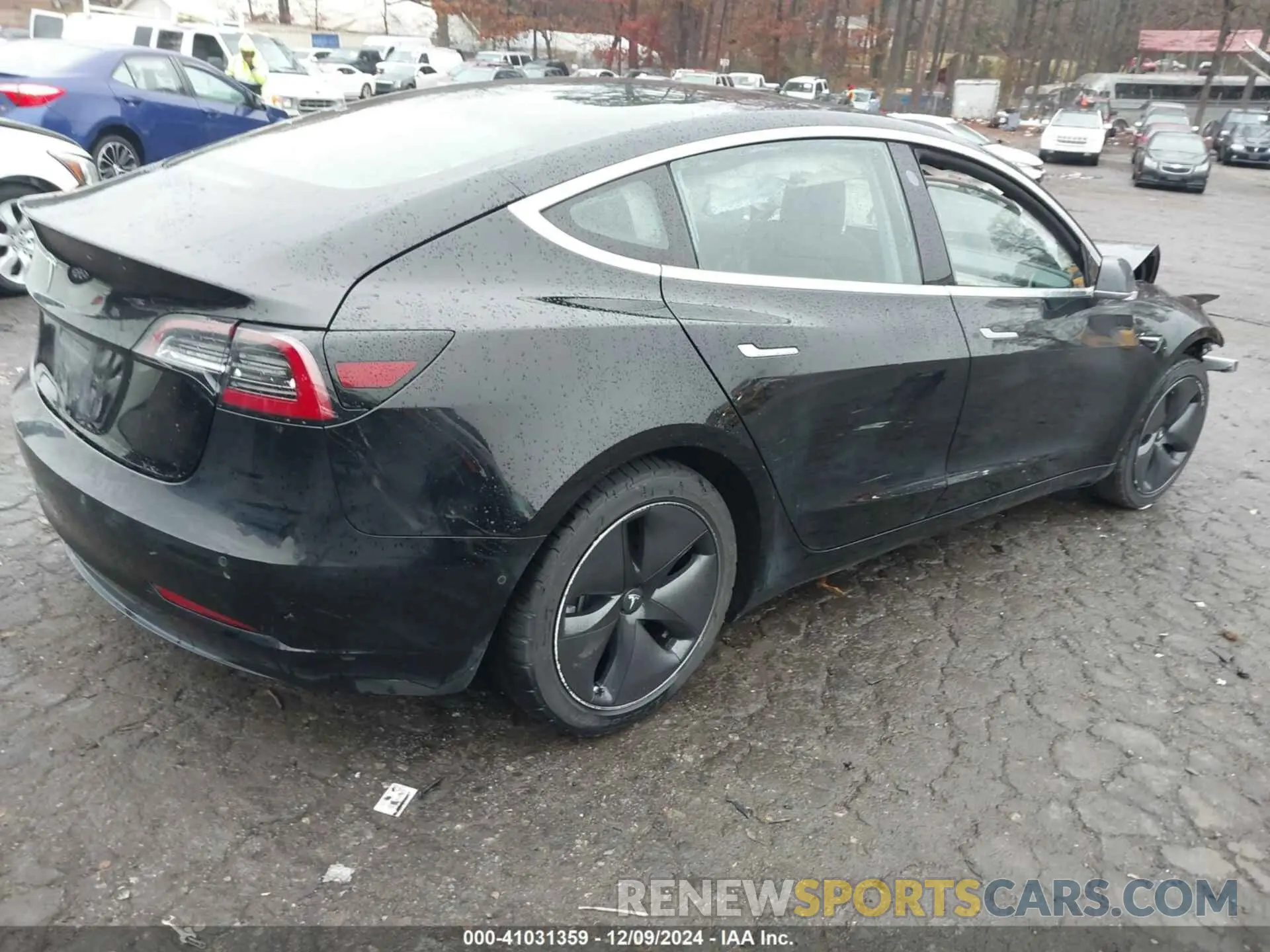 4 fotografías del automóvil dañado 5YJ3E1EB3KF385024 TESLA MODEL 3 2019