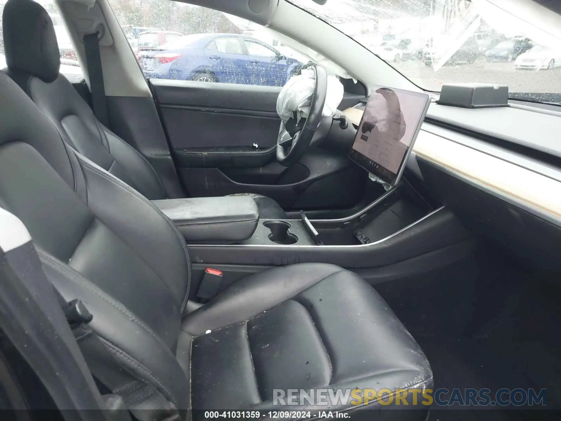 5 fotografías del automóvil dañado 5YJ3E1EB3KF385024 TESLA MODEL 3 2019