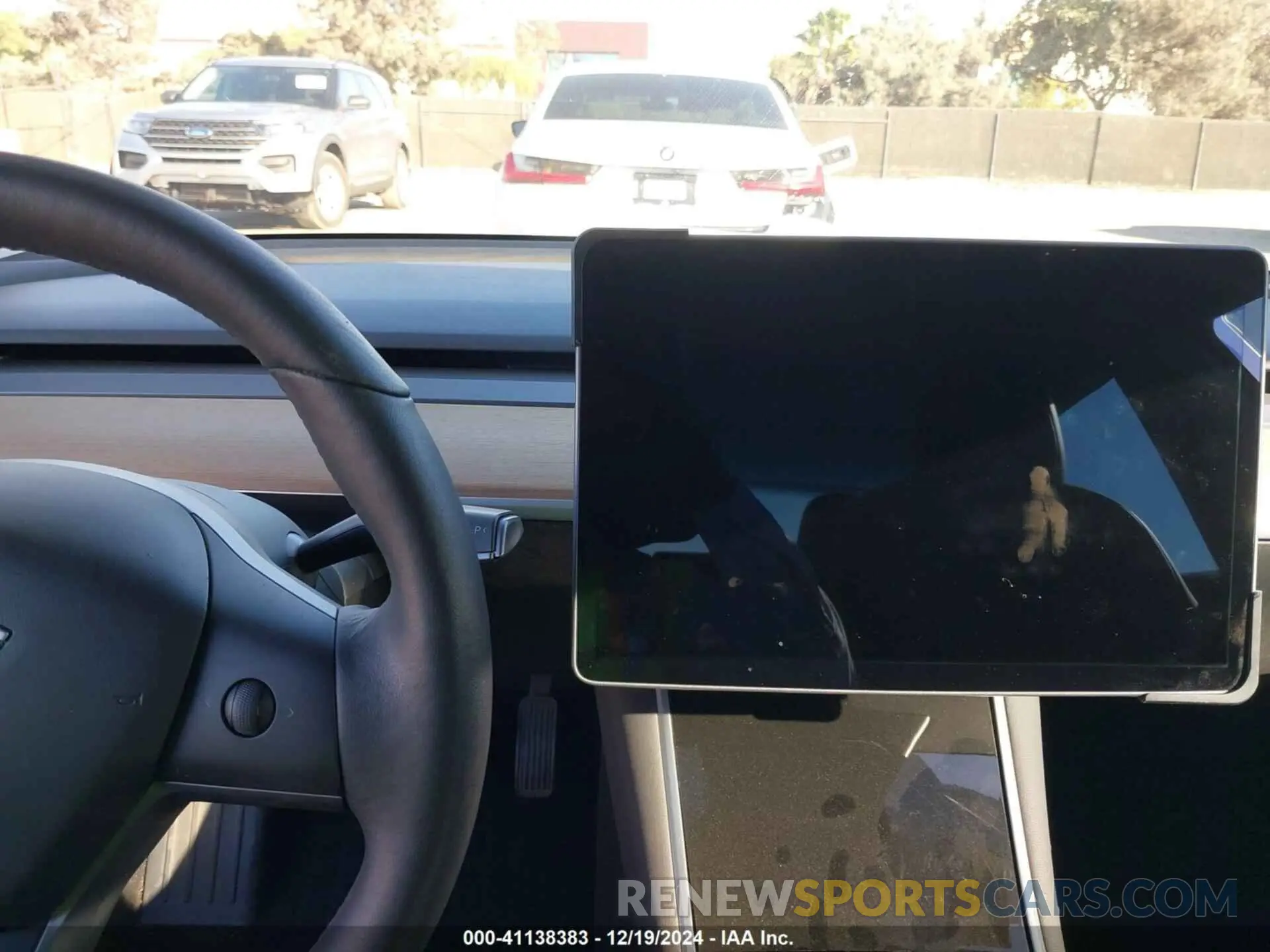 17 fotografías del automóvil dañado 5YJ3E1EB3KF406552 TESLA MODEL 3 2019