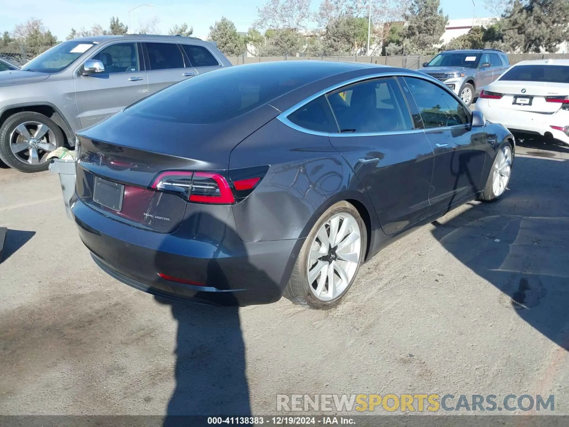 4 fotografías del automóvil dañado 5YJ3E1EB3KF406552 TESLA MODEL 3 2019