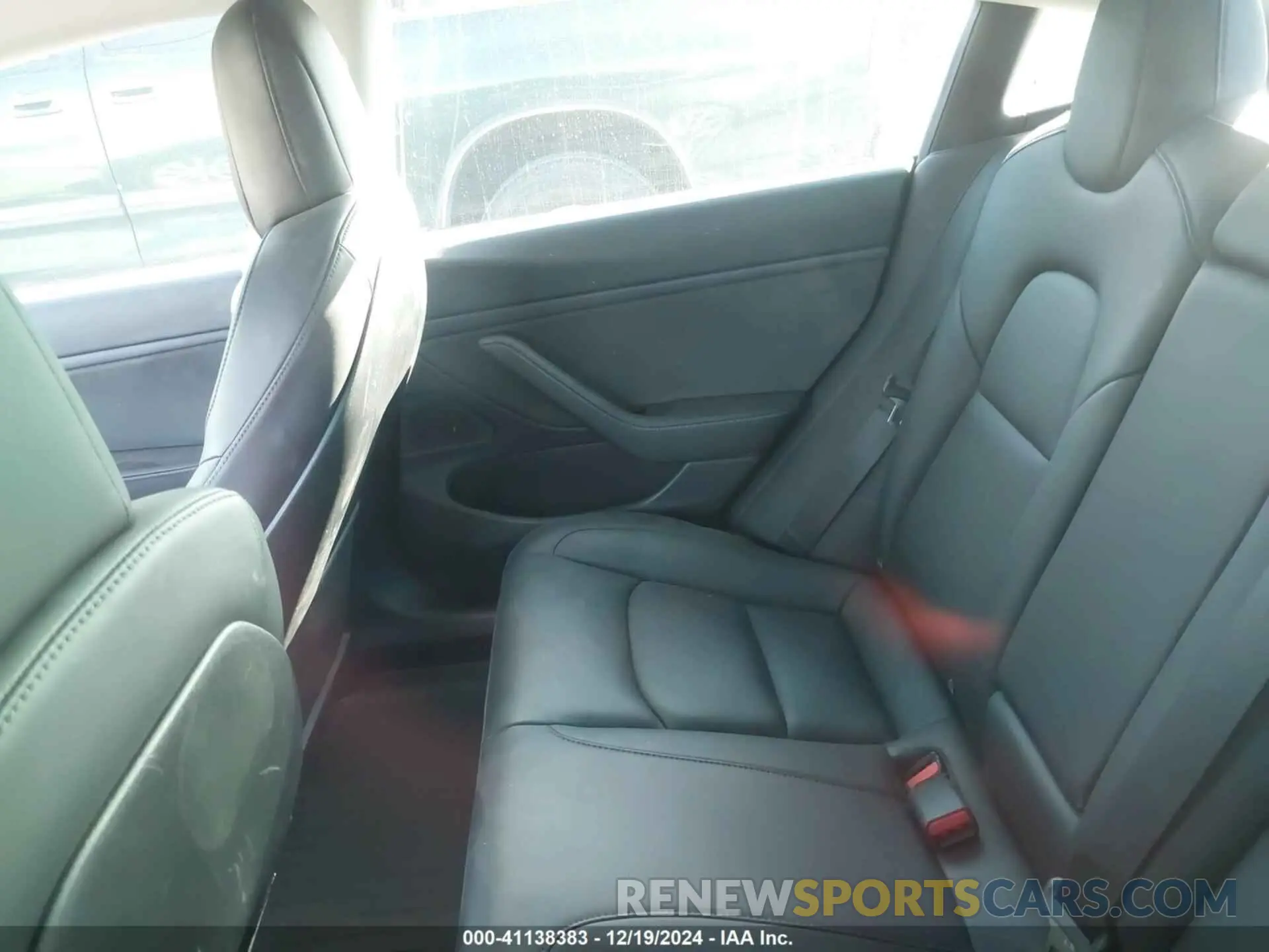 8 fotografías del automóvil dañado 5YJ3E1EB3KF406552 TESLA MODEL 3 2019