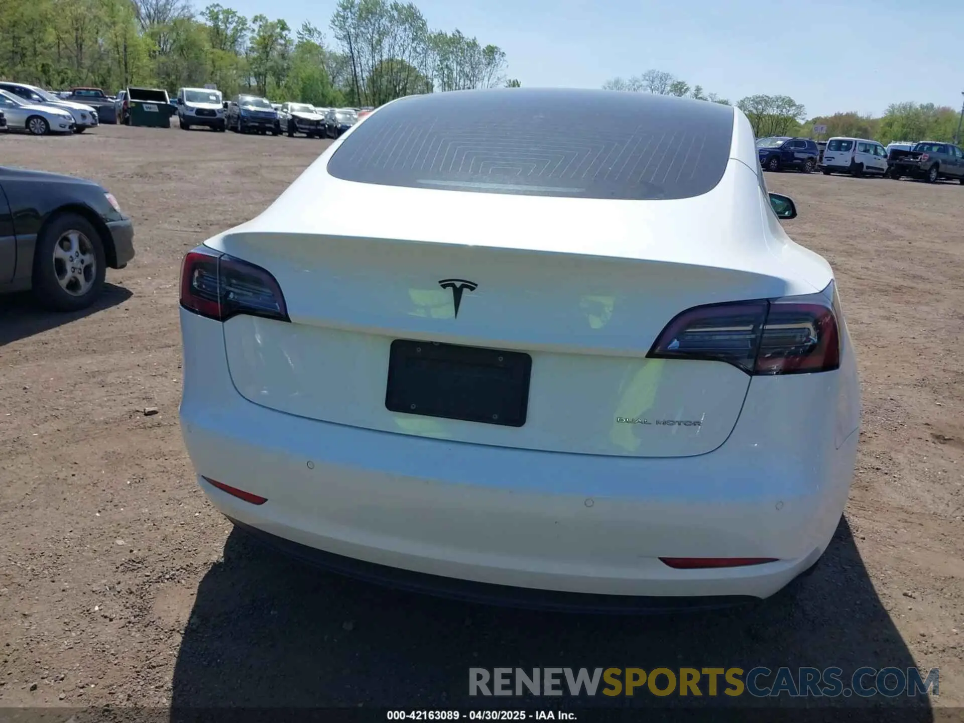 16 fotografías del automóvil dañado 5YJ3E1EB3KF450602 TESLA MODEL 3 2019
