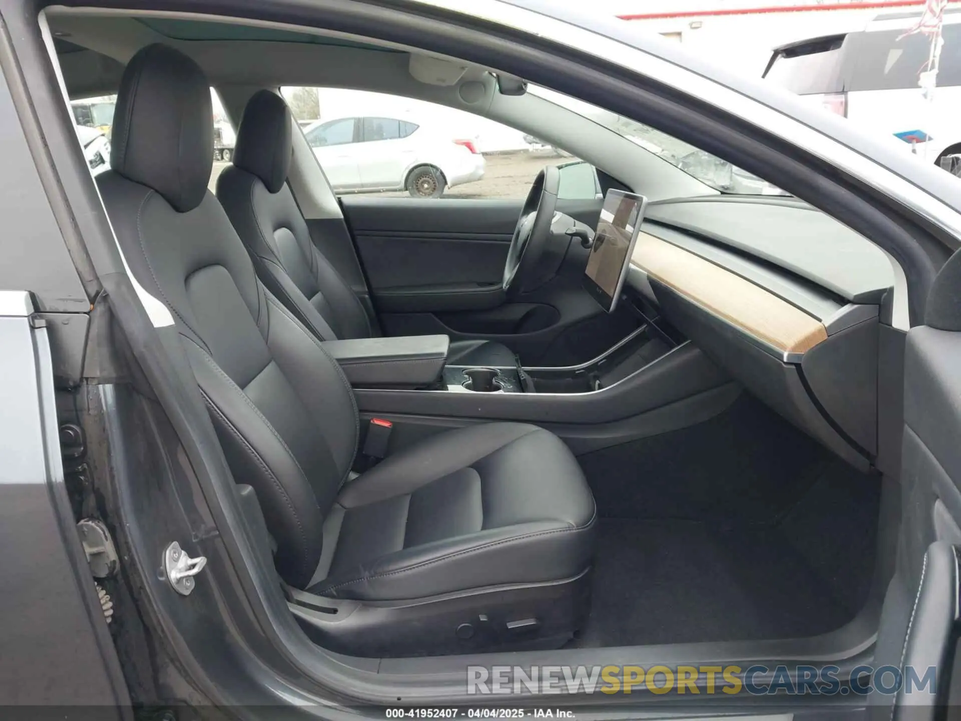 5 fotografías del automóvil dañado 5YJ3E1EB3KF469294 TESLA MODEL 3 2019