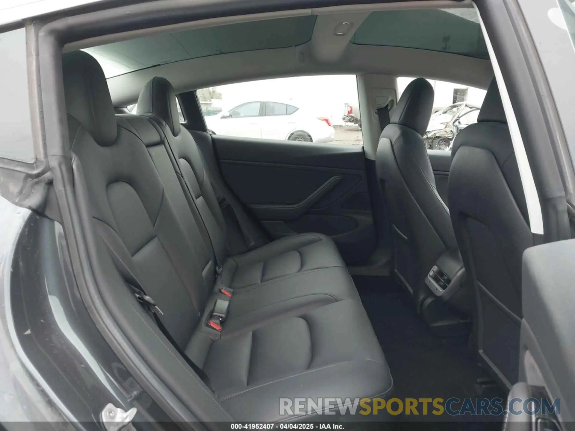 8 fotografías del automóvil dañado 5YJ3E1EB3KF469294 TESLA MODEL 3 2019