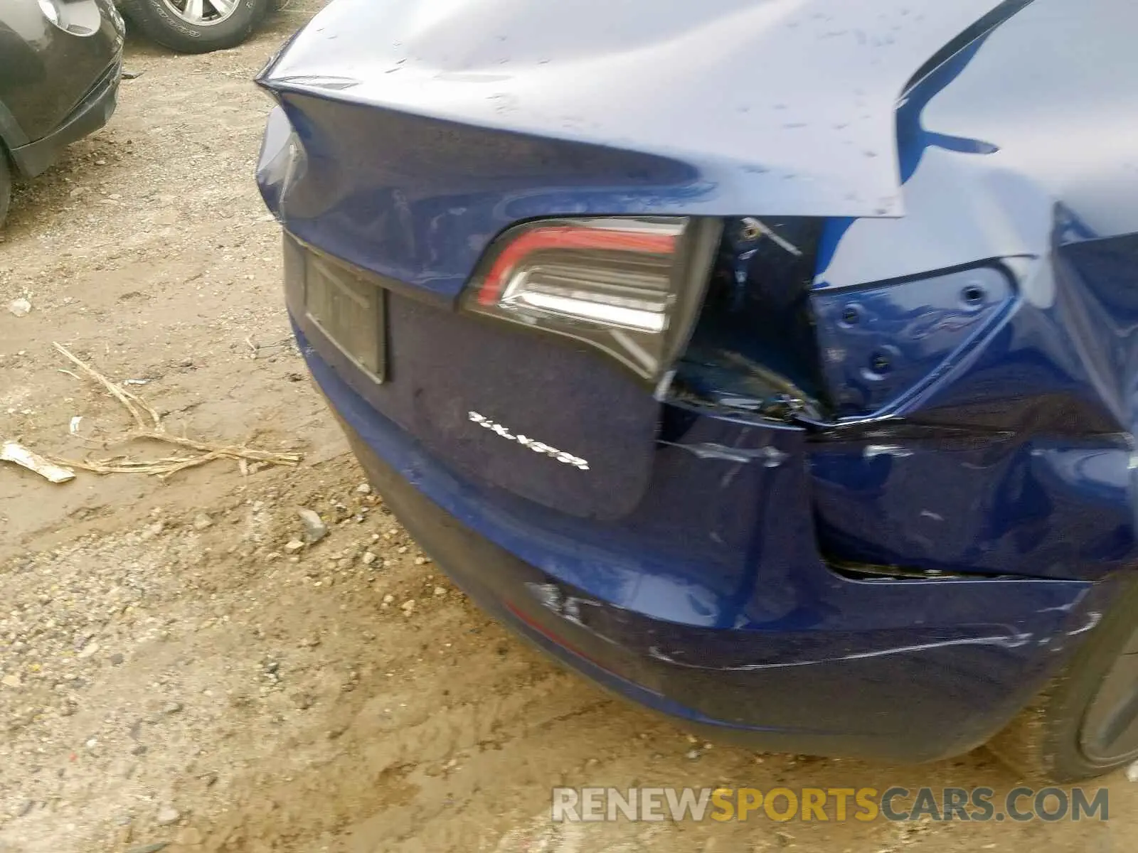 9 fotografías del automóvil dañado 5YJ3E1EB4KF191327 TESLA MODEL 3 2019