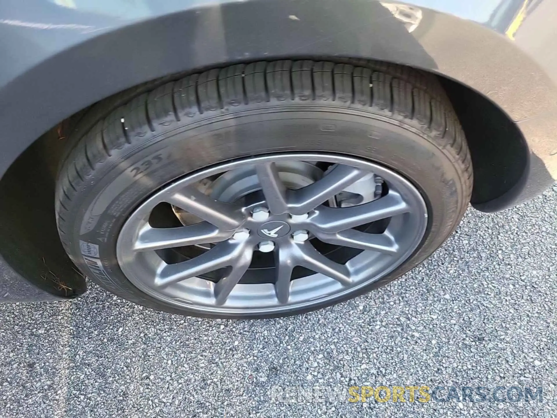 3 fotografías del automóvil dañado 5YJ3E1EB4KF191828 TESLA MODEL 3 2019