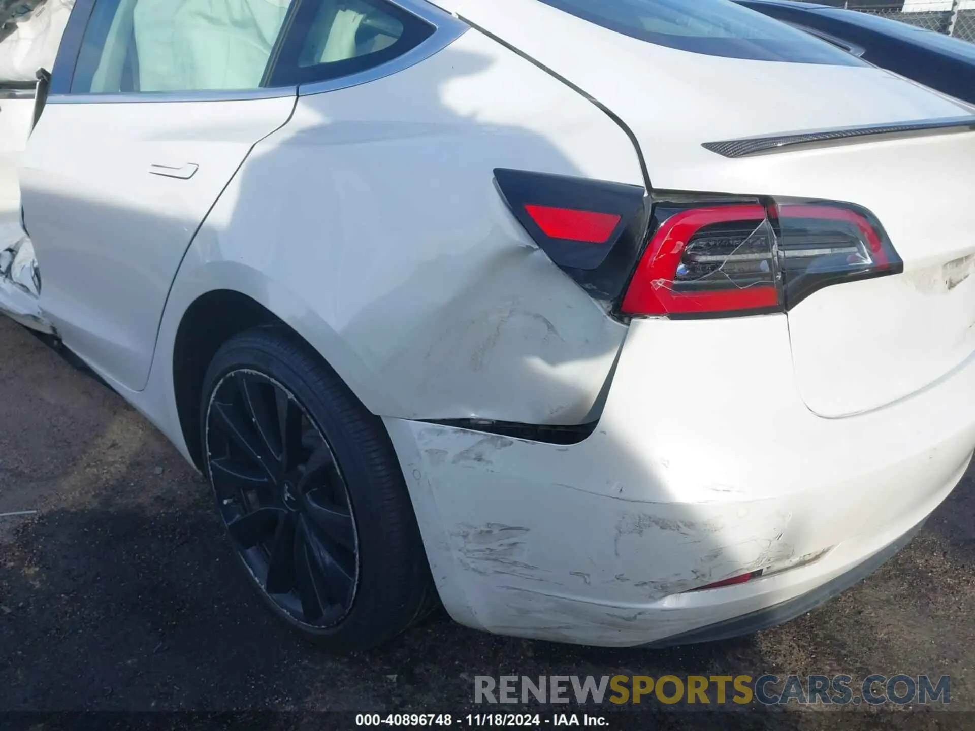 20 fotografías del automóvil dañado 5YJ3E1EB4KF194678 TESLA MODEL 3 2019