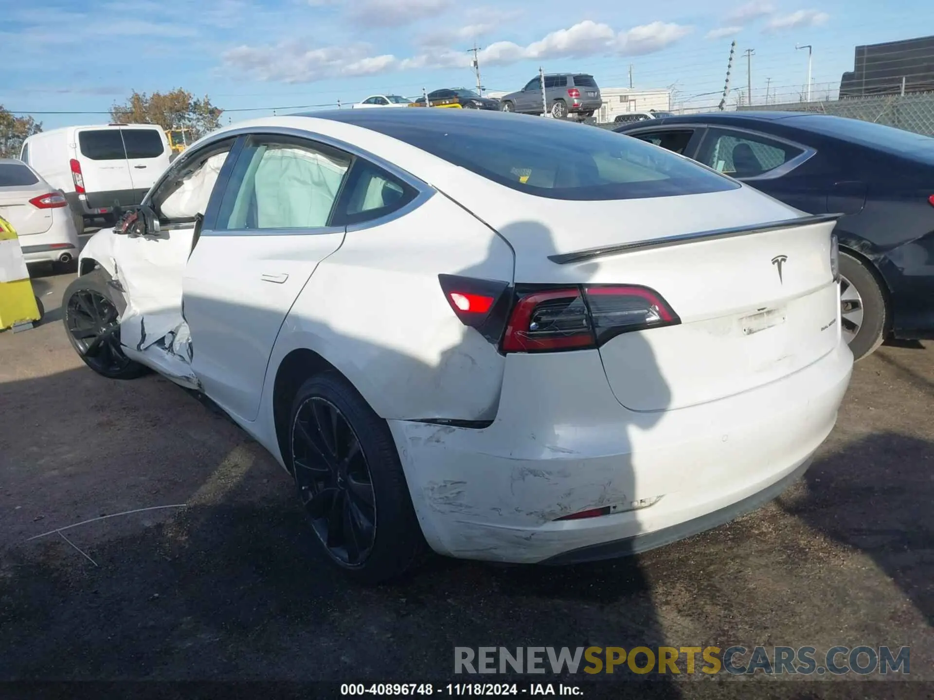3 fotografías del automóvil dañado 5YJ3E1EB4KF194678 TESLA MODEL 3 2019