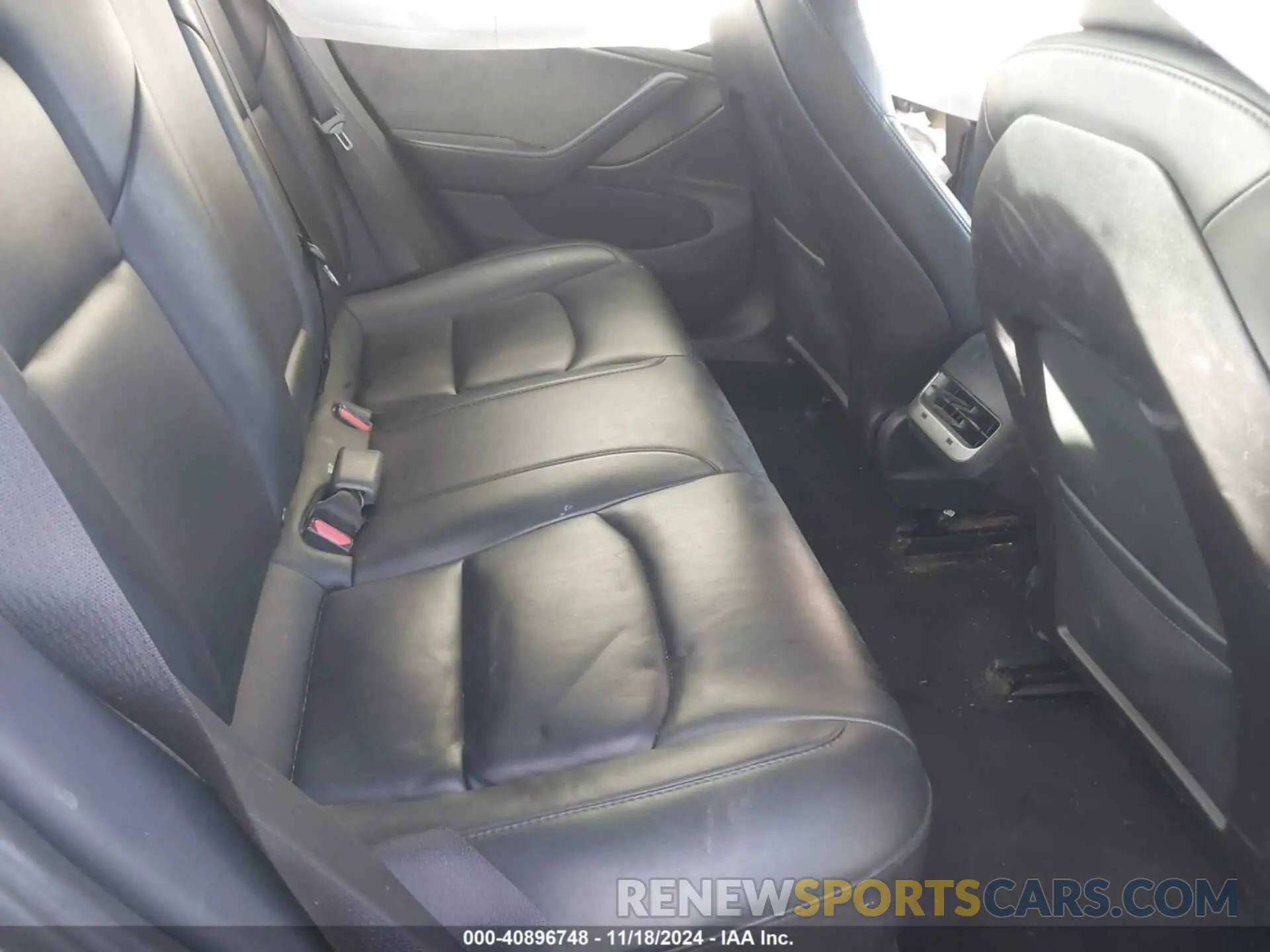 8 fotografías del automóvil dañado 5YJ3E1EB4KF194678 TESLA MODEL 3 2019