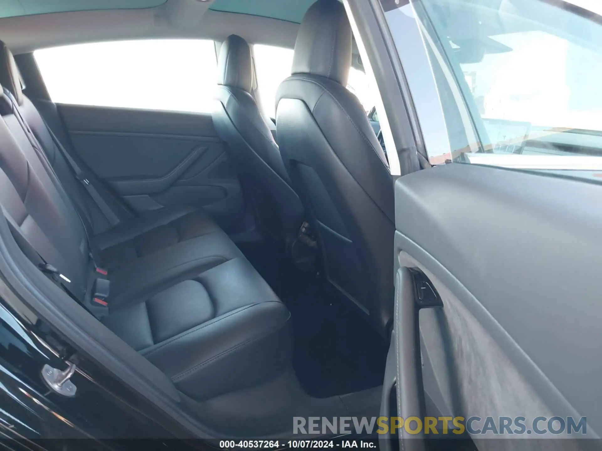 8 fotografías del automóvil dañado 5YJ3E1EB4KF364800 TESLA MODEL 3 2019