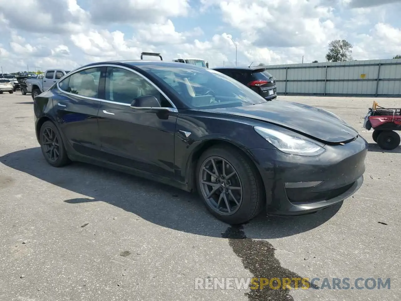 4 fotografías del automóvil dañado 5YJ3E1EB4KF385727 TESLA MODEL 3 2019