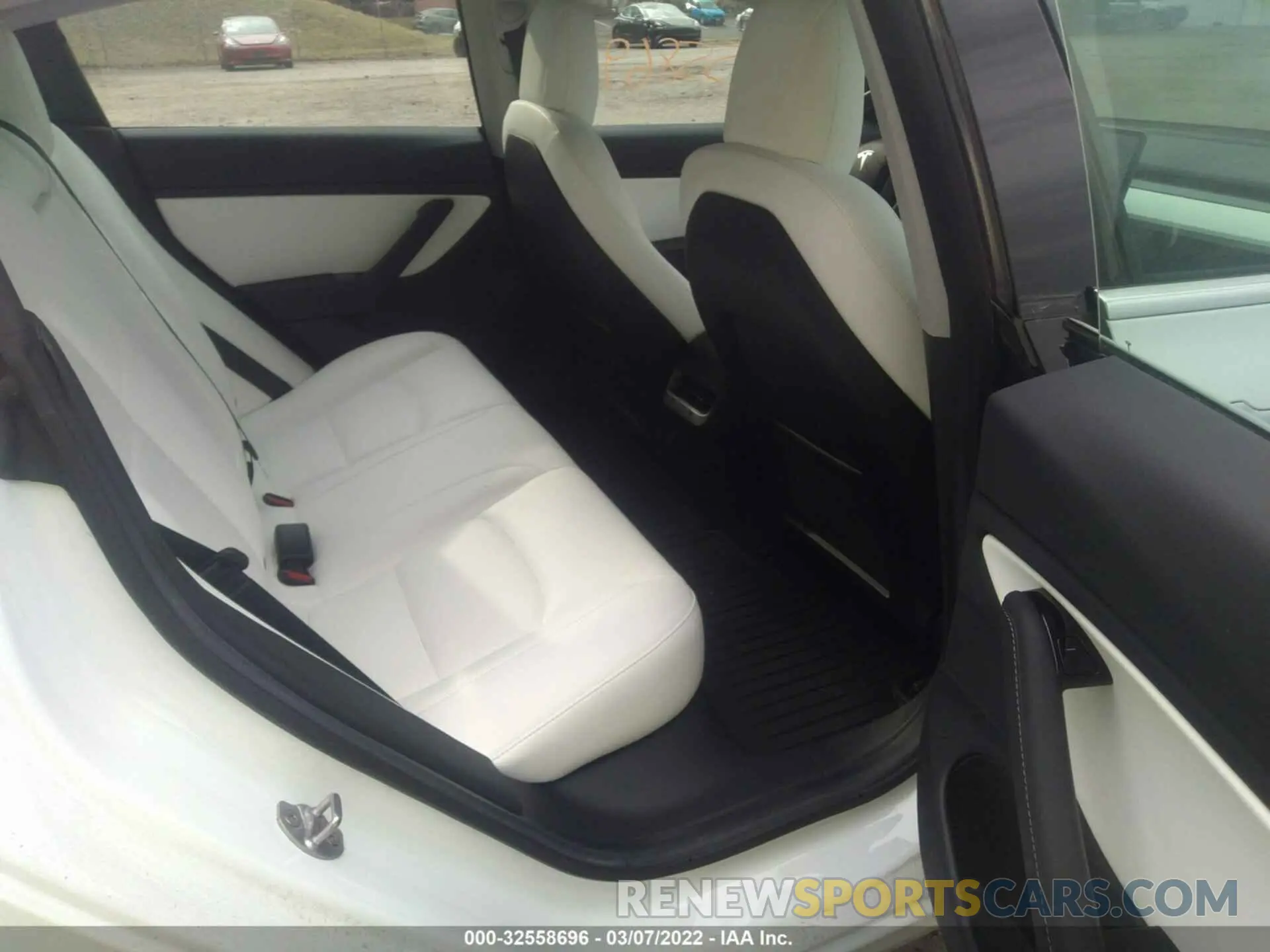 8 fotografías del automóvil dañado 5YJ3E1EB4KF407337 TESLA MODEL 3 2019